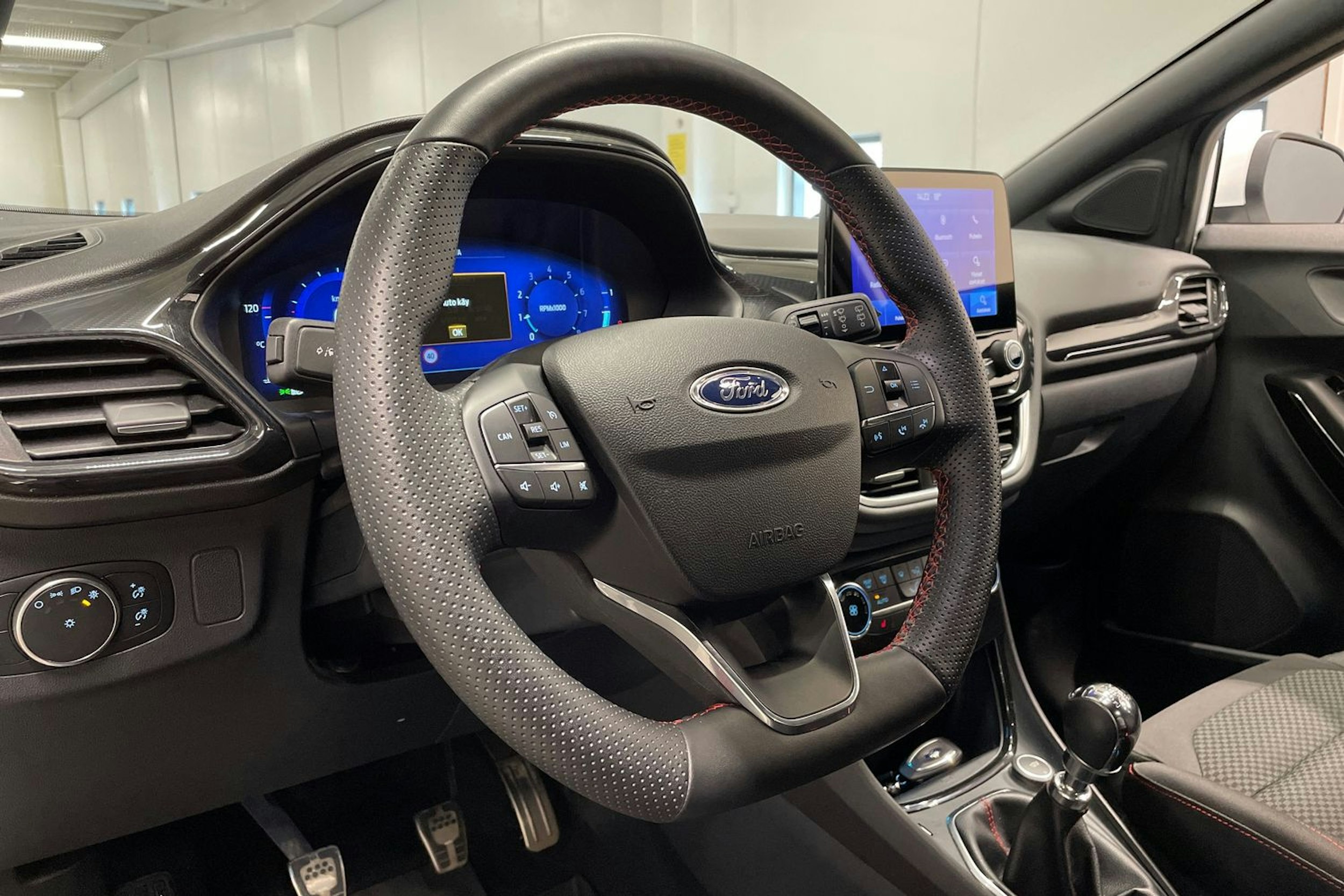valkoinen Ford Puma 2020 kuva 27.