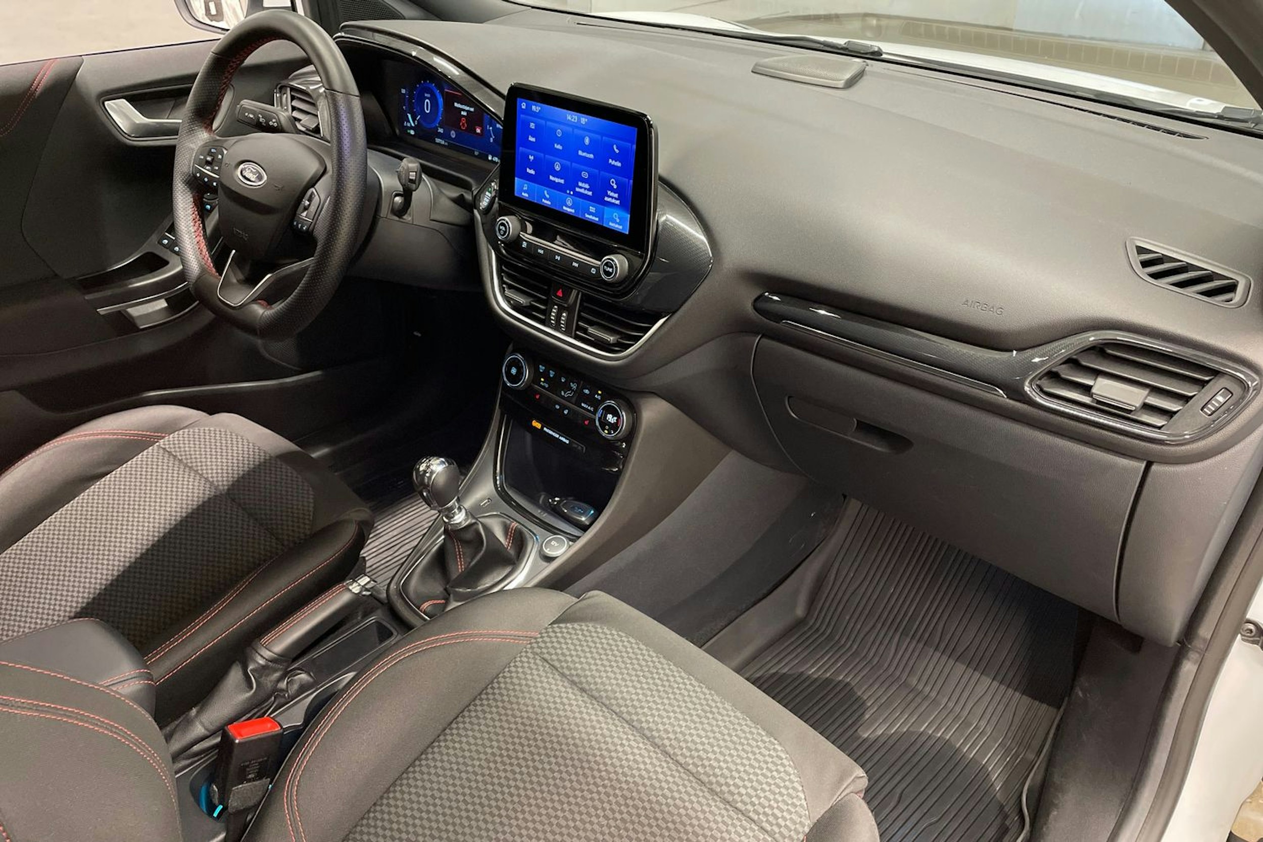 valkoinen Ford Puma 2020 kuva 29.