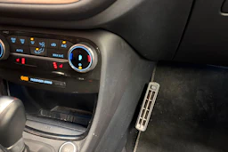 punainen Ford Puma 2021 kuva 24.