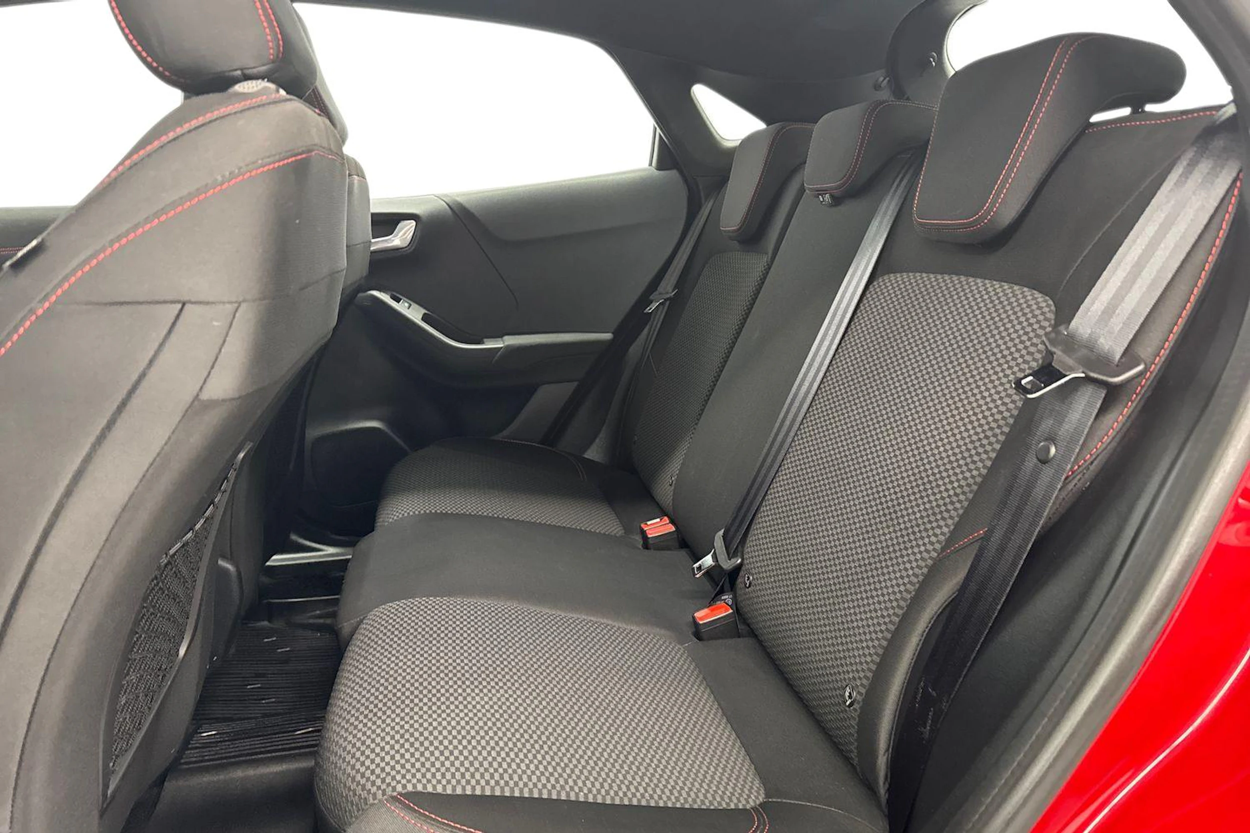 punainen Ford Puma 2021 kuva 8.