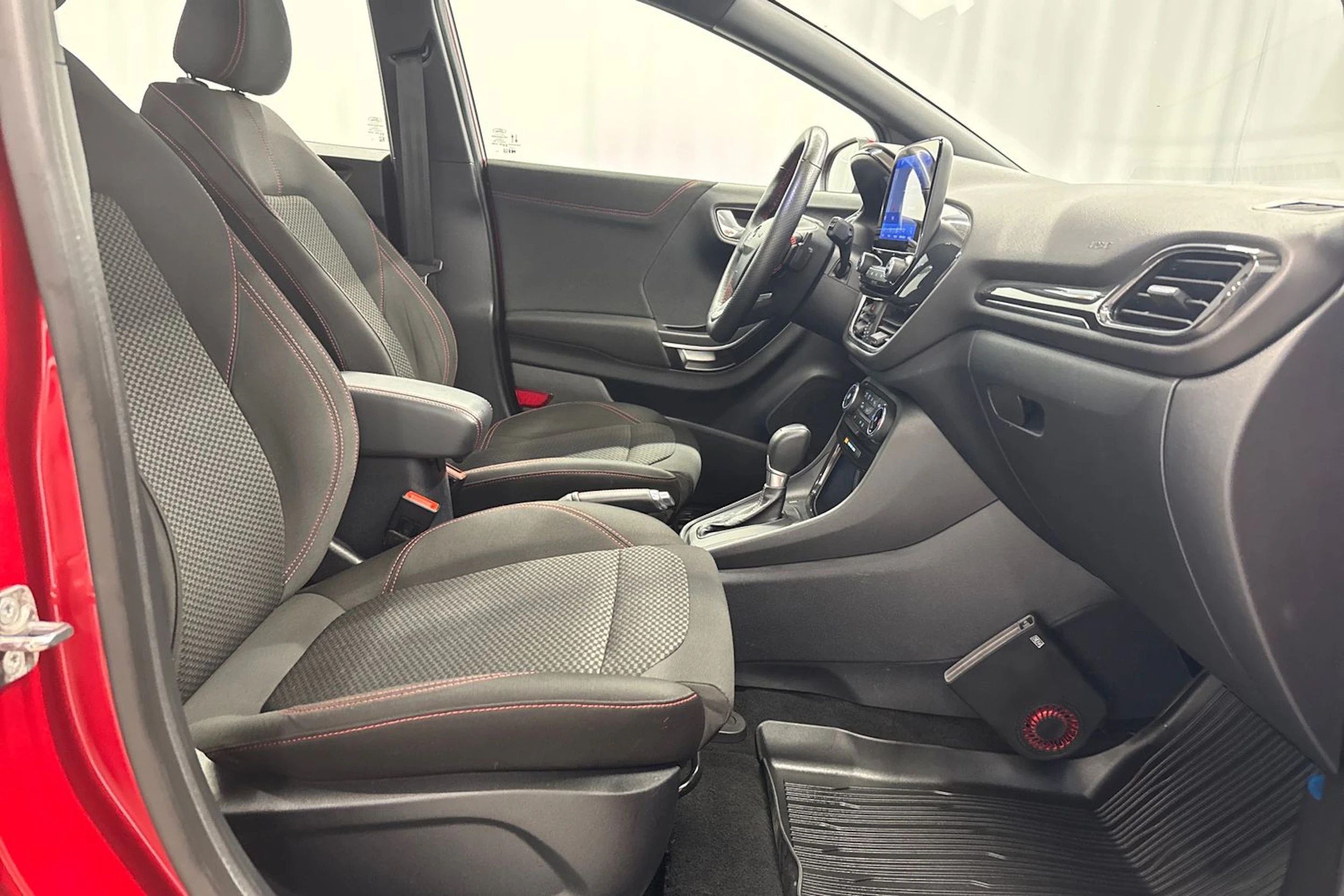 punainen Ford Puma 2021 kuva 13.