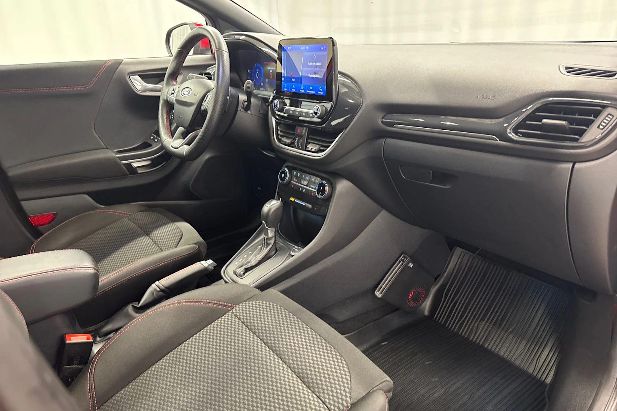 punainen Ford Puma 2021 kuva 14.