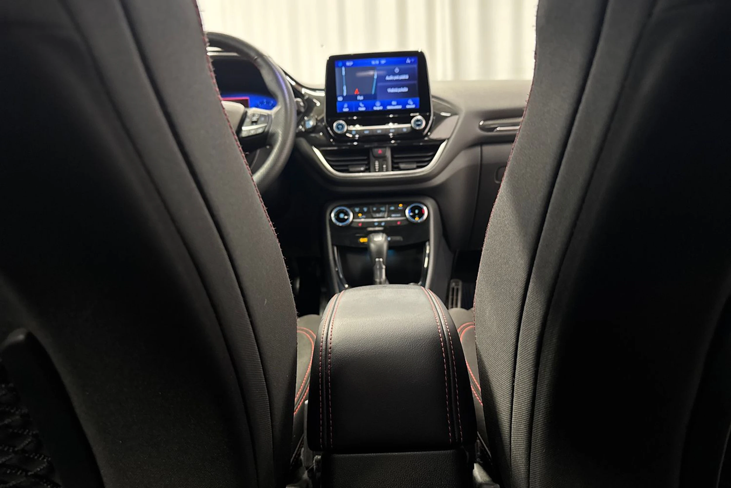 punainen Ford Puma 2021 kuva 16.