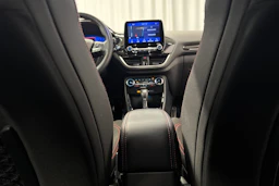 punainen Ford Puma 2021 kuva 16.