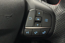 punainen Ford Puma 2021 kuva 23.