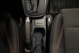 punainen Ford Puma 2021 kuva 33.