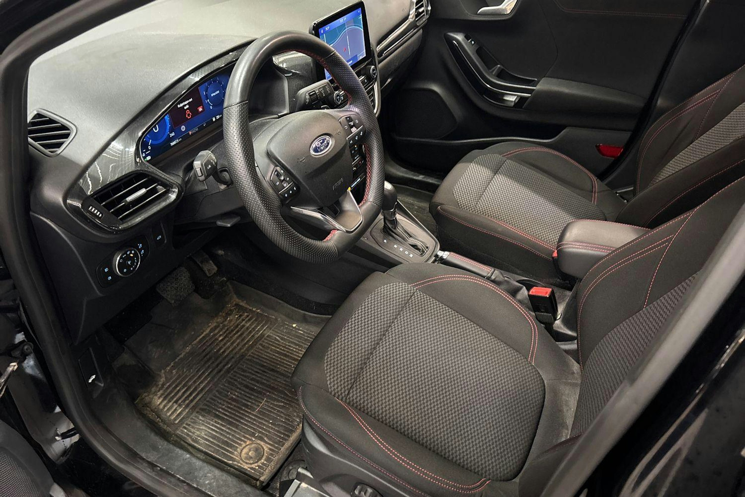 Musta Ford Puma 2022 kuva 3.