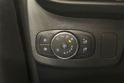 Harmaa Ford Puma 2022 kuva 18.