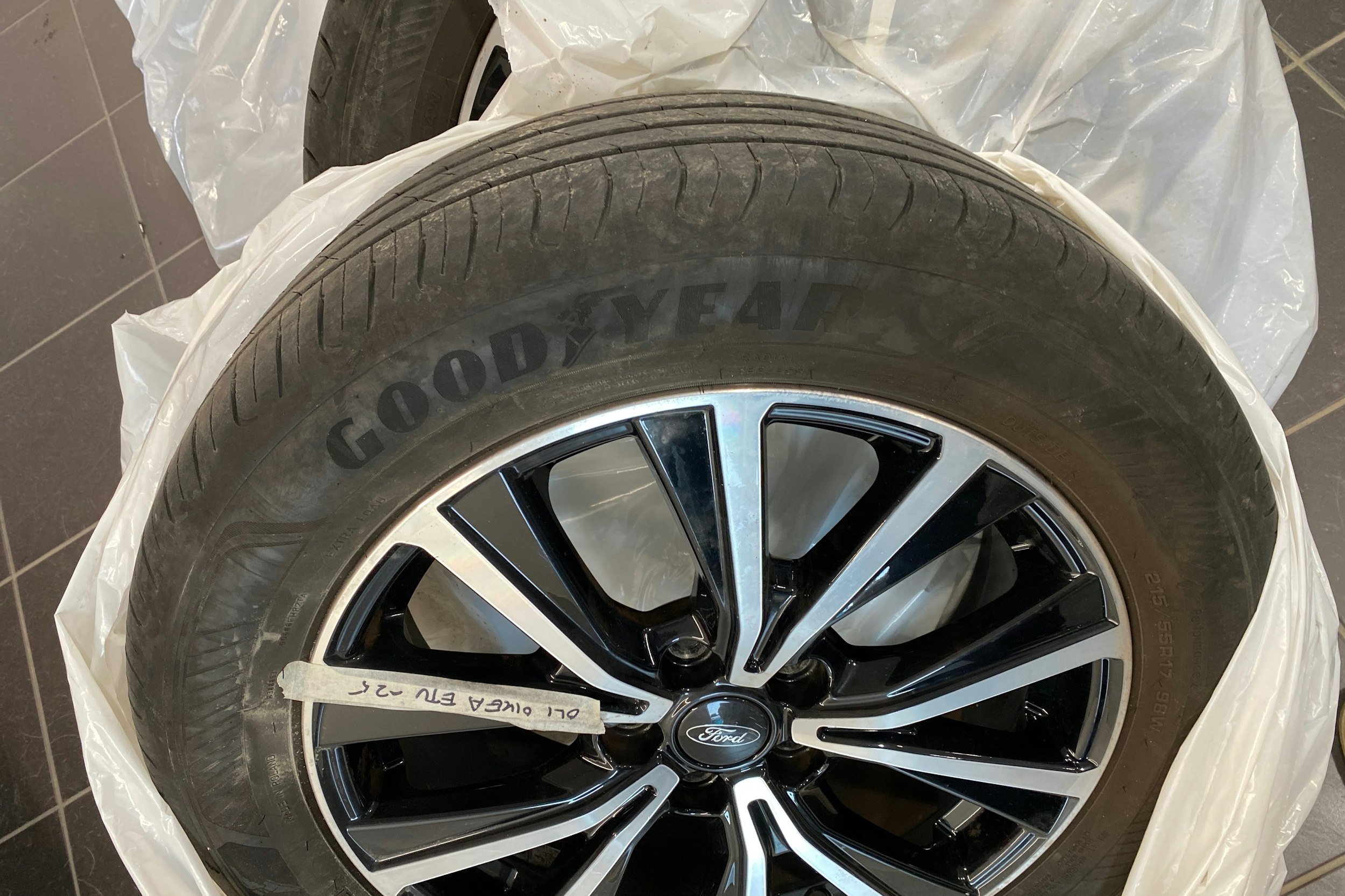 Punainen Ford Puma 2022 kuva 17.