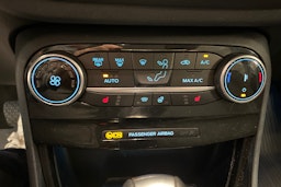 Punainen Ford Puma 2022 kuva 25.