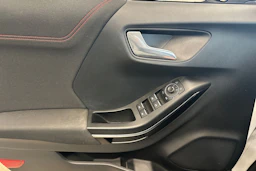 valkoinen Ford Puma 2023 kuva 20.