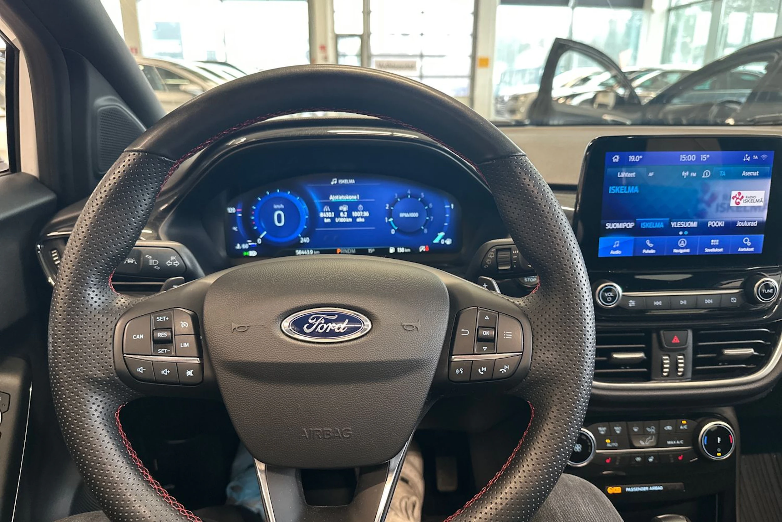 valkoinen Ford Puma 2023 kuva 22.