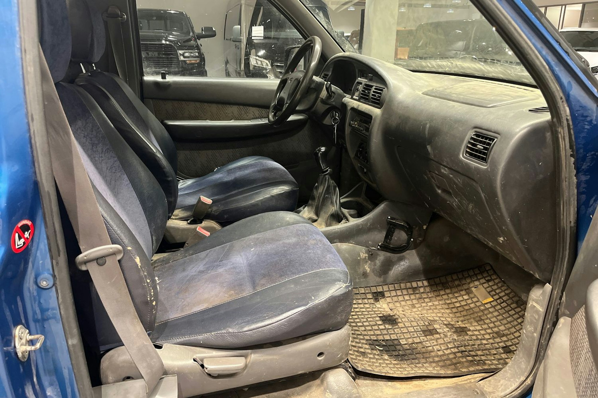 sininen Ford Ranger 2000 kuva 13.