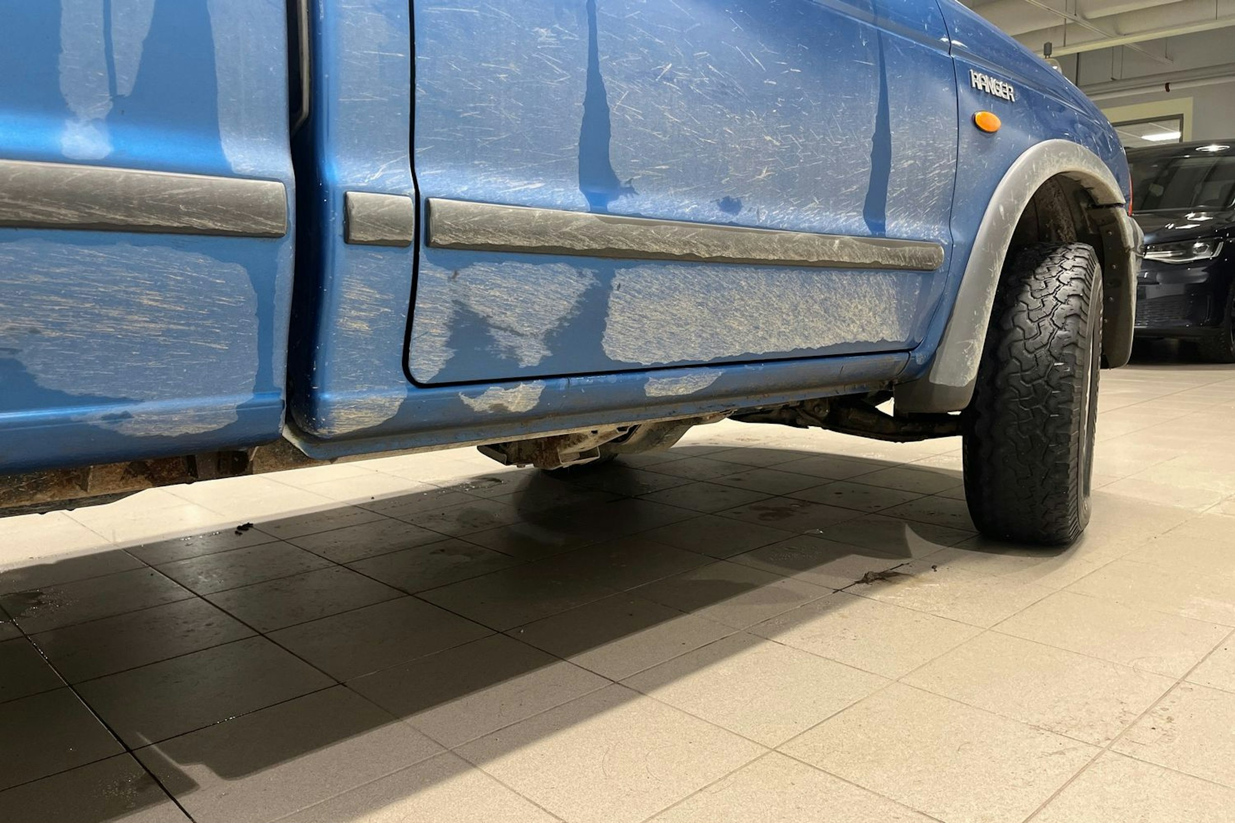 sininen Ford Ranger 2000 kuva 19.