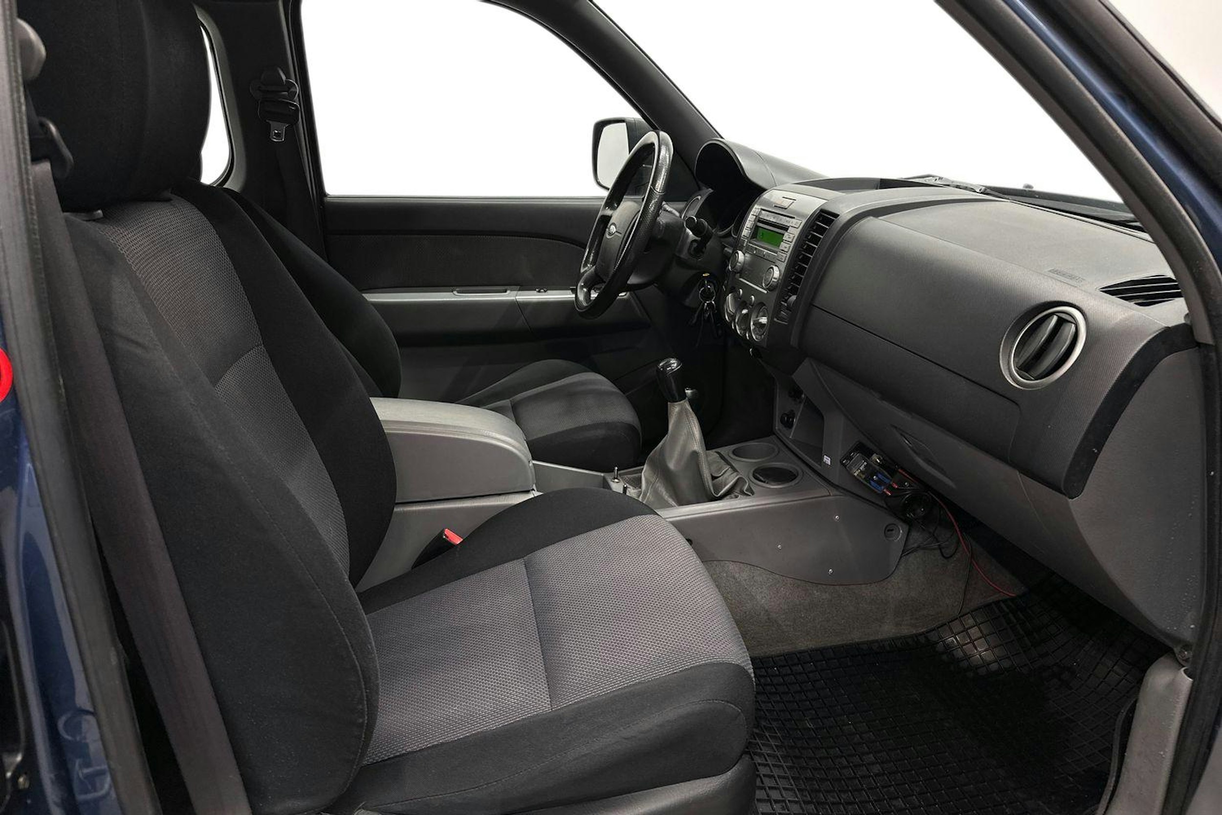 sininen Ford Ranger 2007 kuva 11.