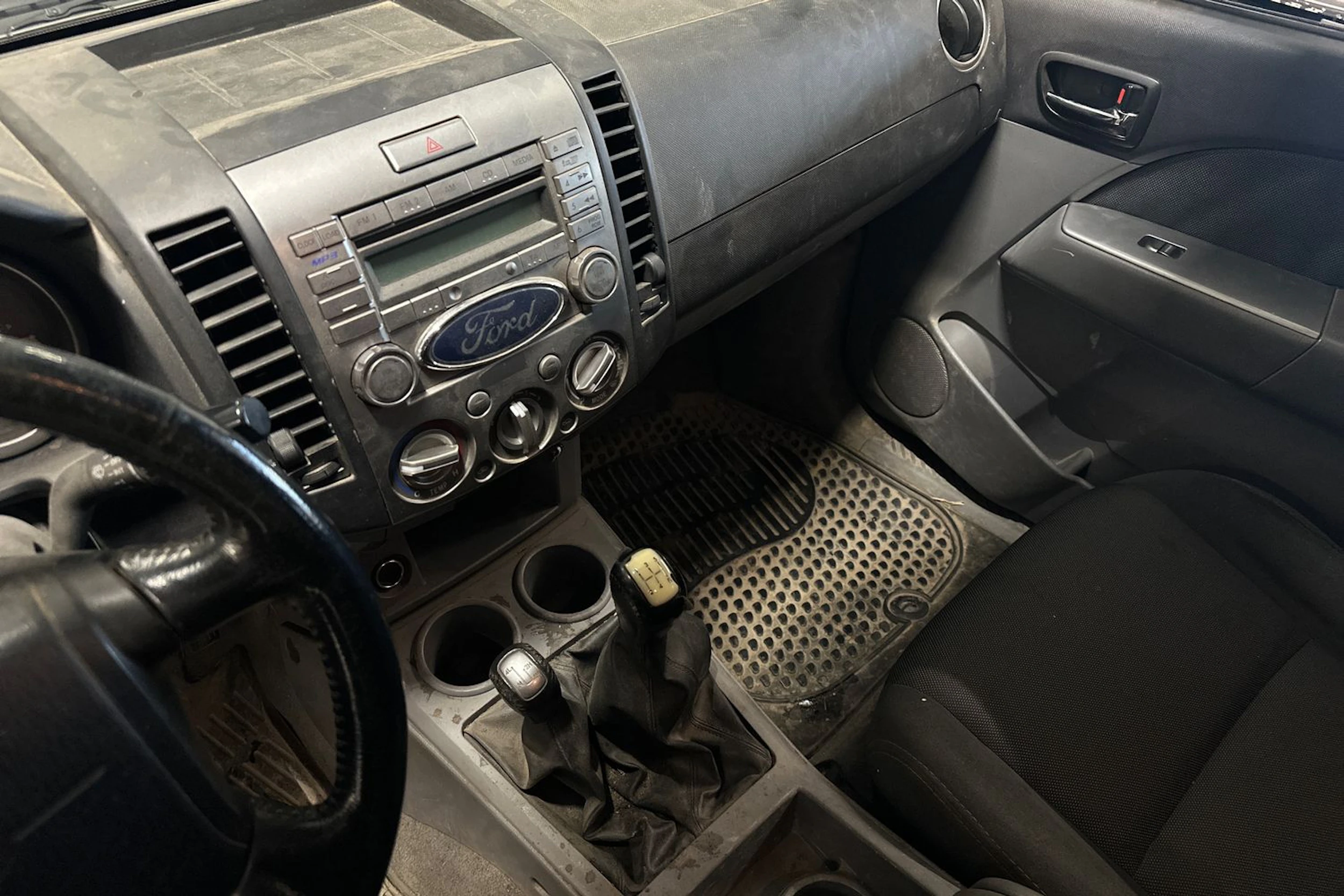 musta Ford Ranger 2009 kuva 4.