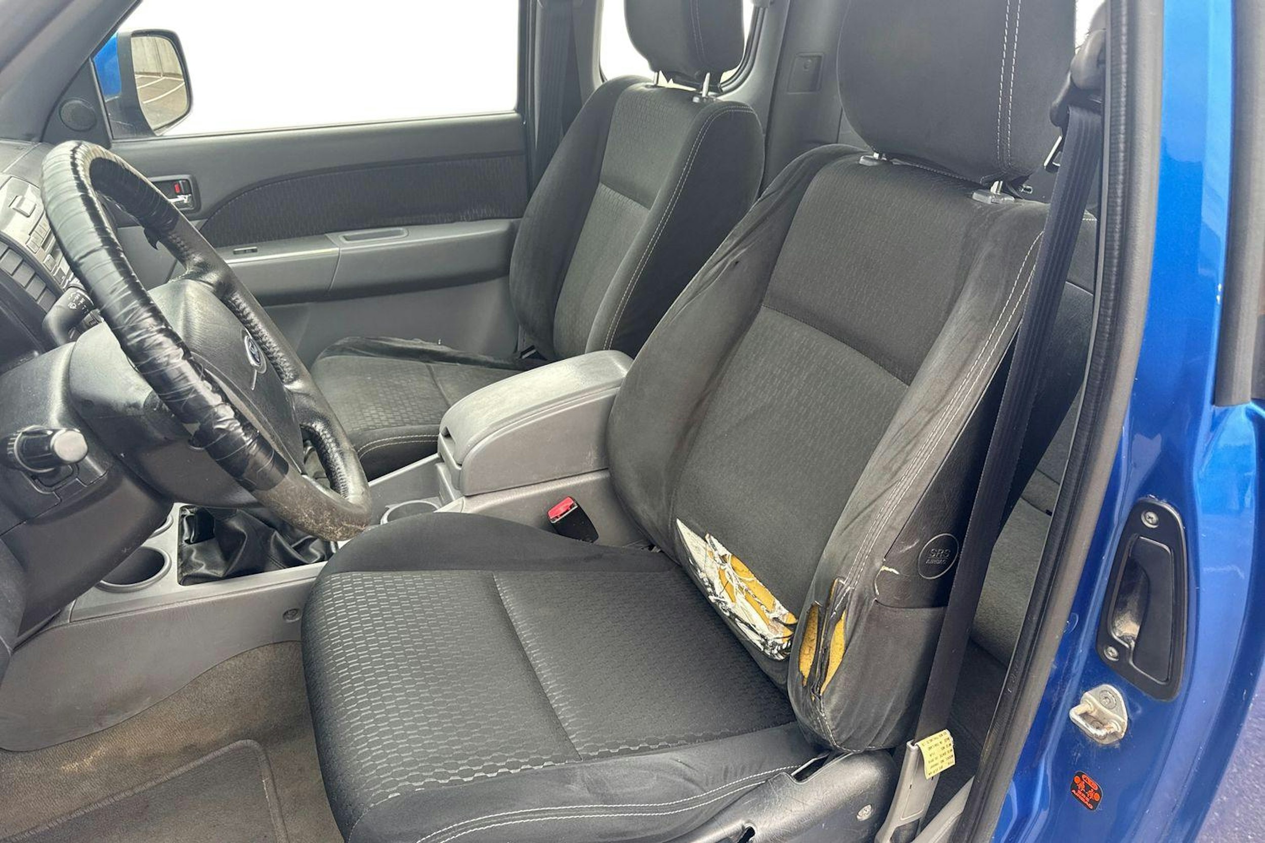 sininen Ford Ranger 2011 kuva 8.