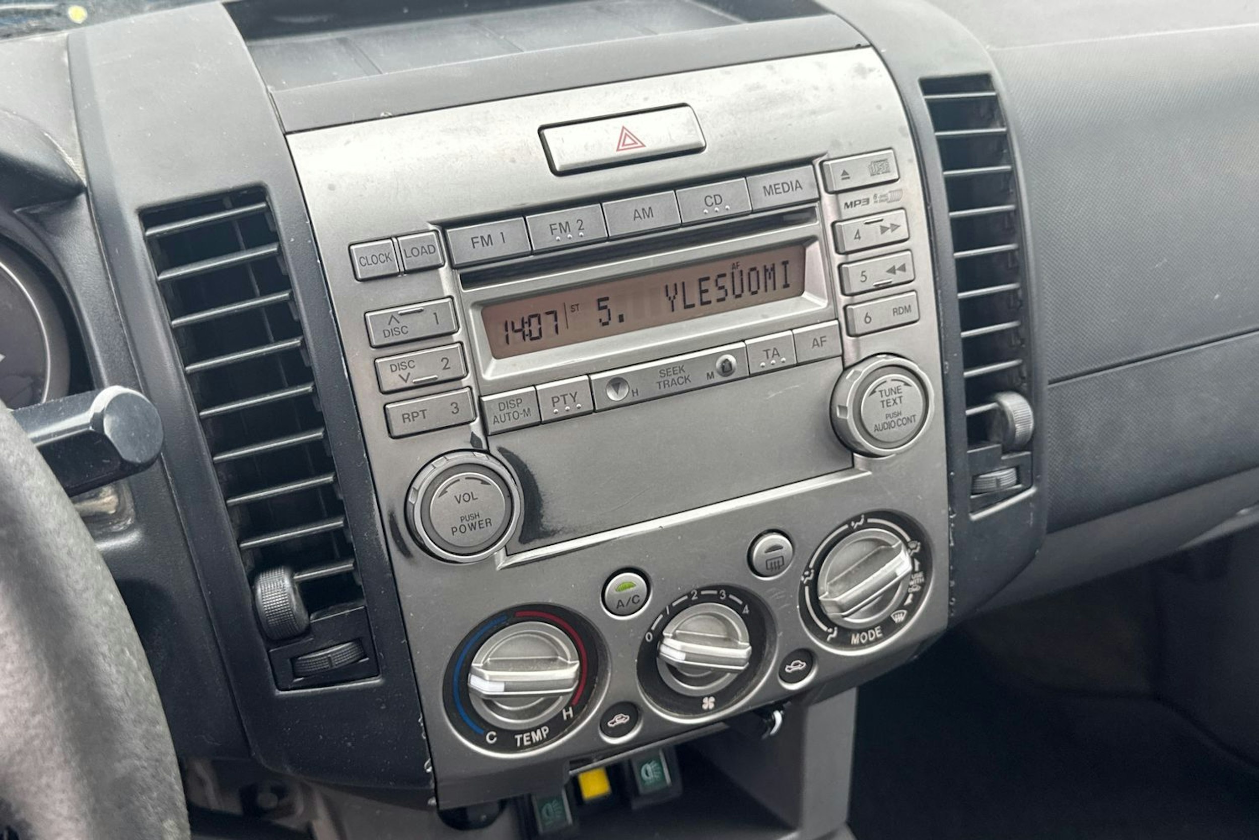 sininen Ford Ranger 2011 kuva 12.