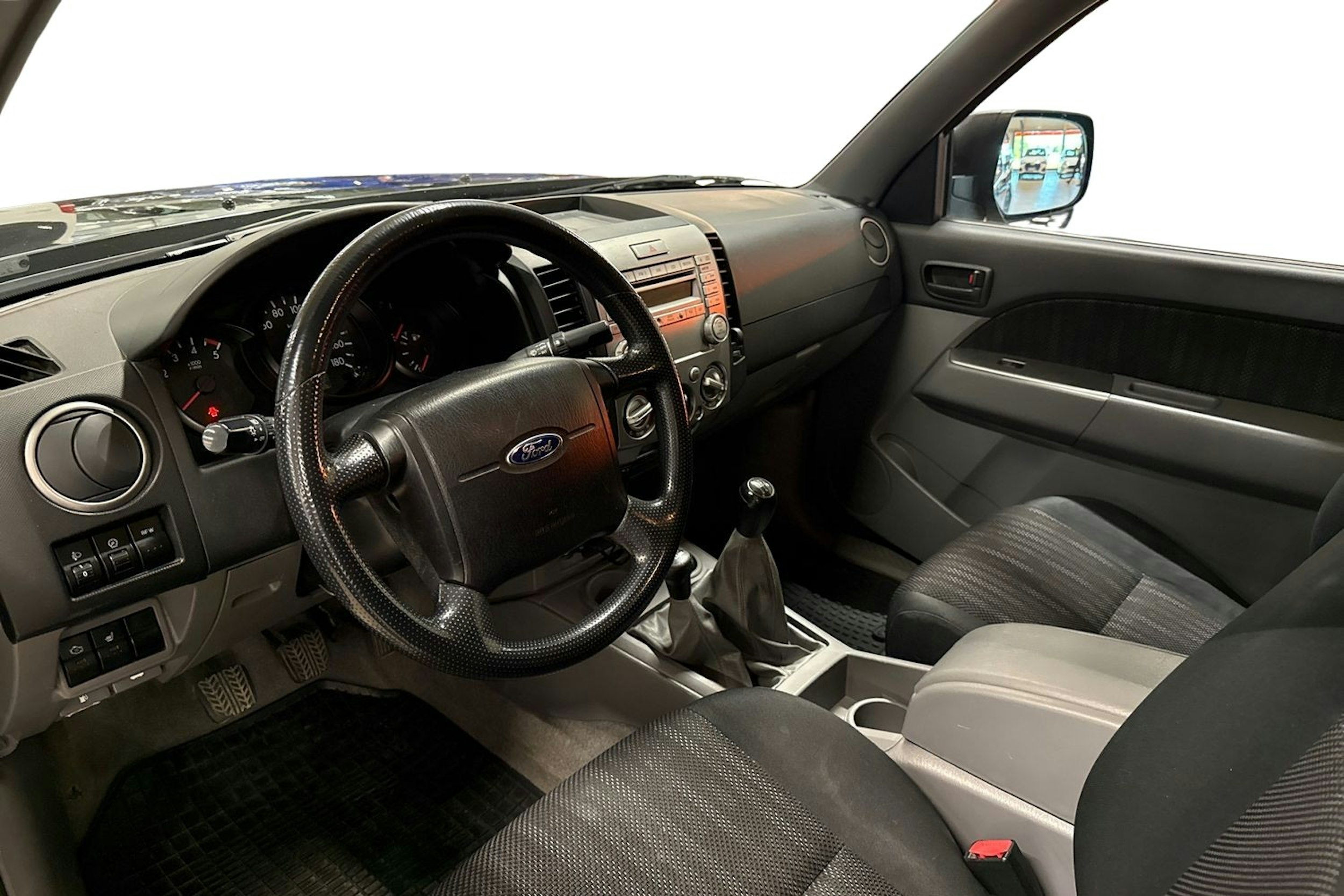musta Ford Ranger 2011 kuva 9.