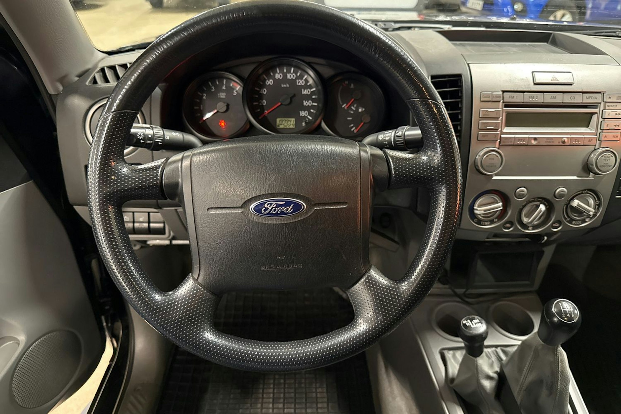 musta Ford Ranger 2011 kuva 15.