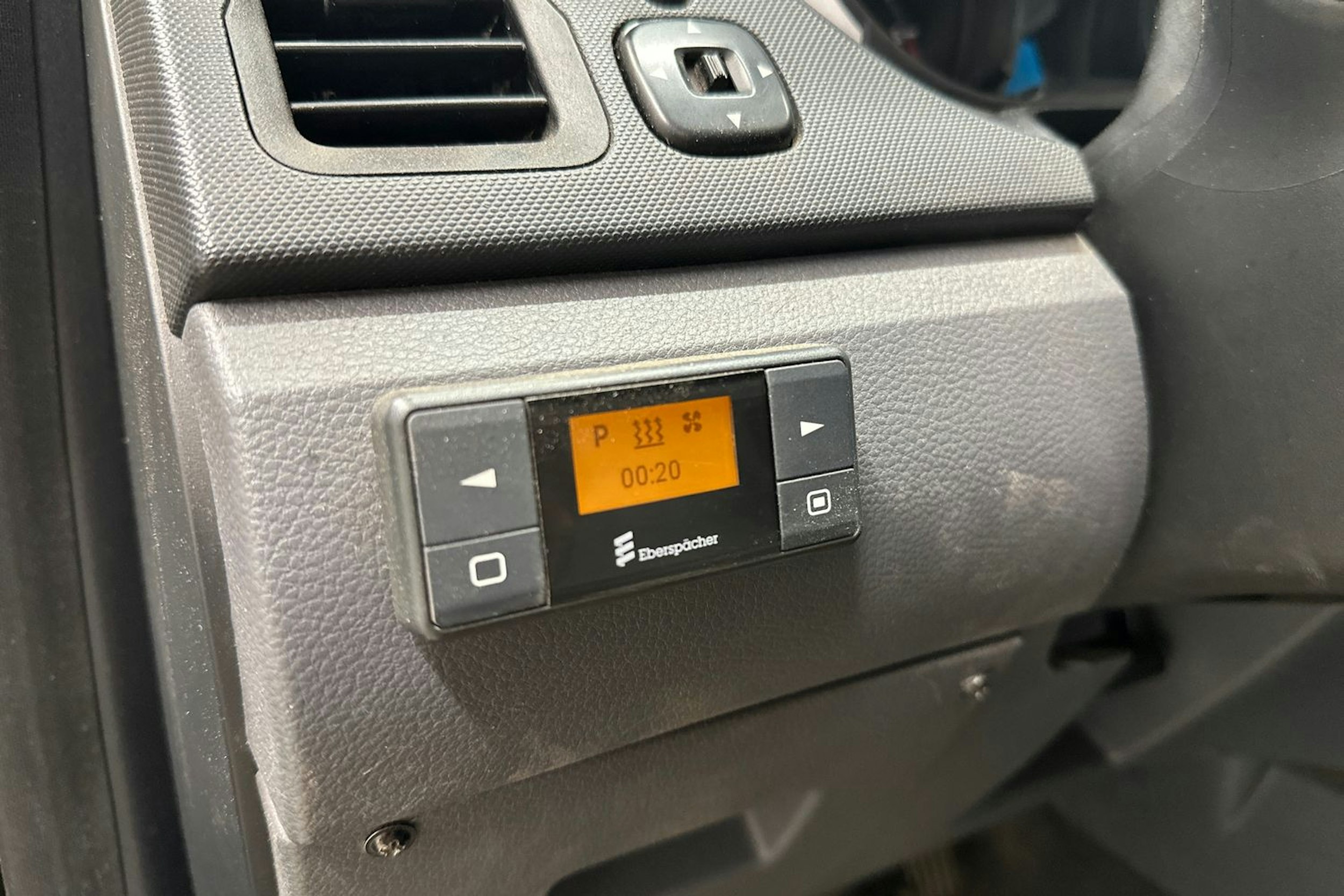 musta Ford Ranger 2012 kuva 13.