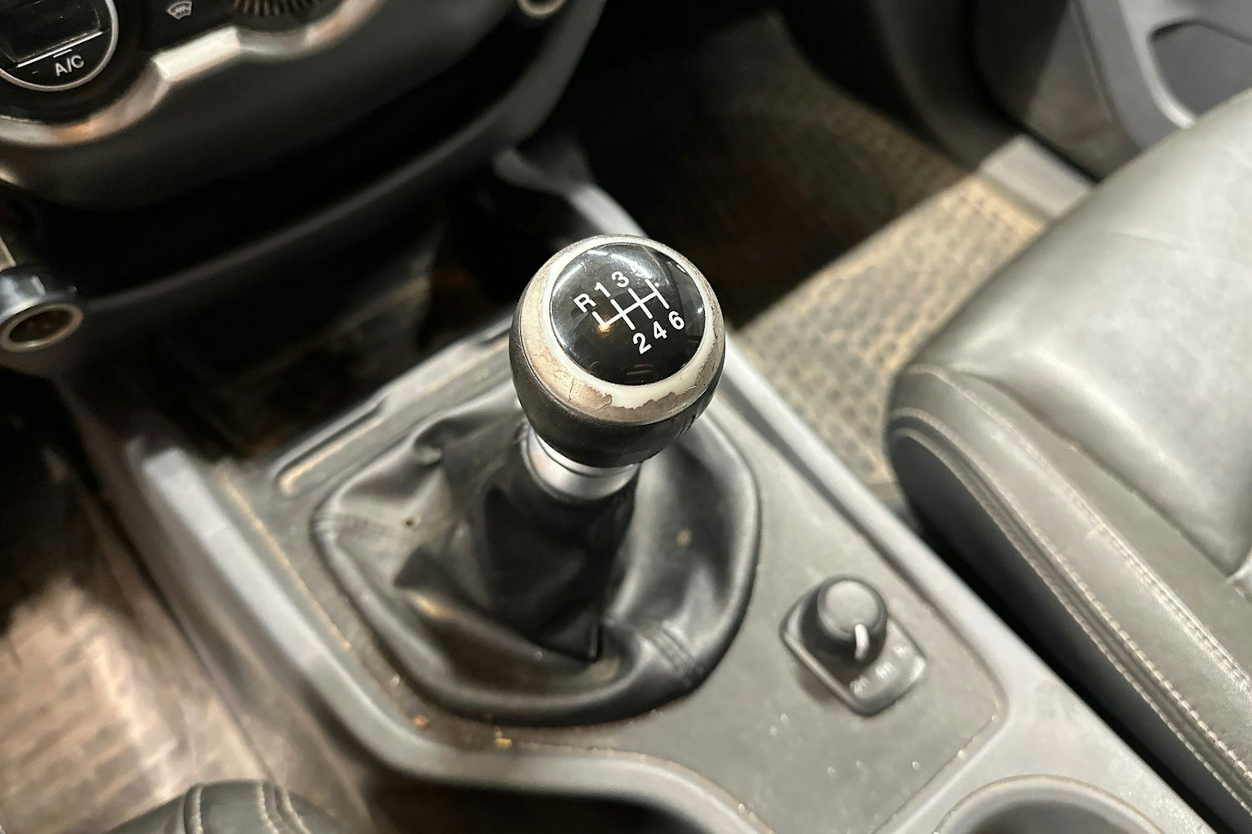 musta Ford Ranger 2012 kuva 16.