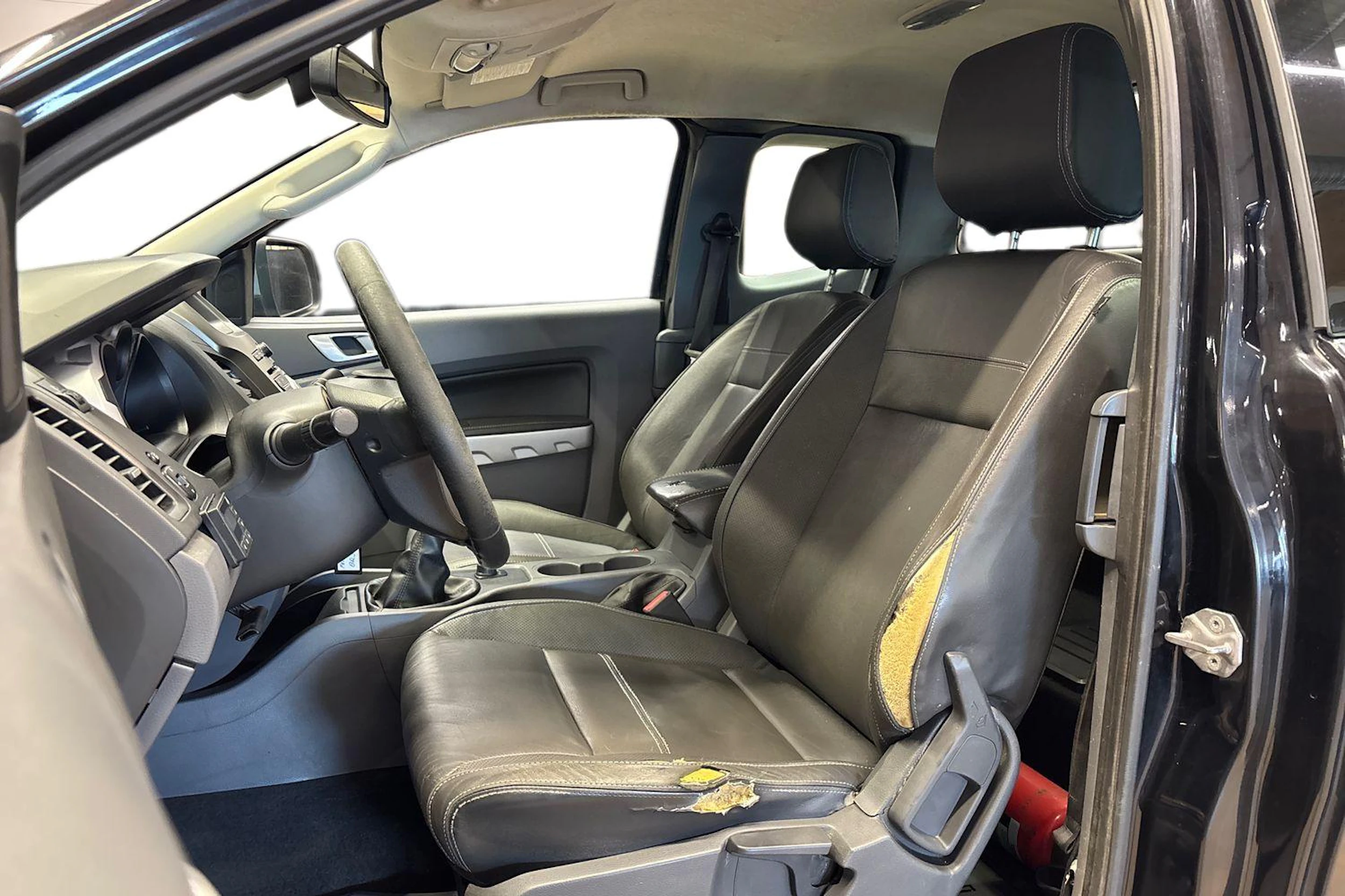 musta Ford Ranger 2013 kuva 8.