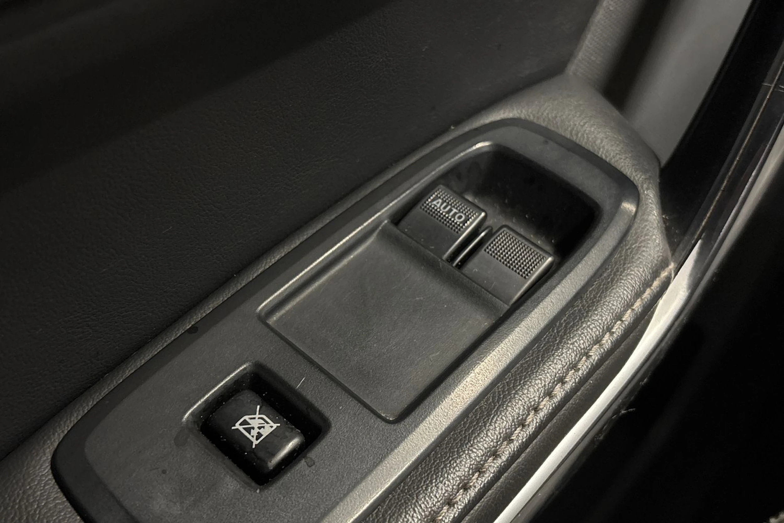 musta Ford Ranger 2013 kuva 13.