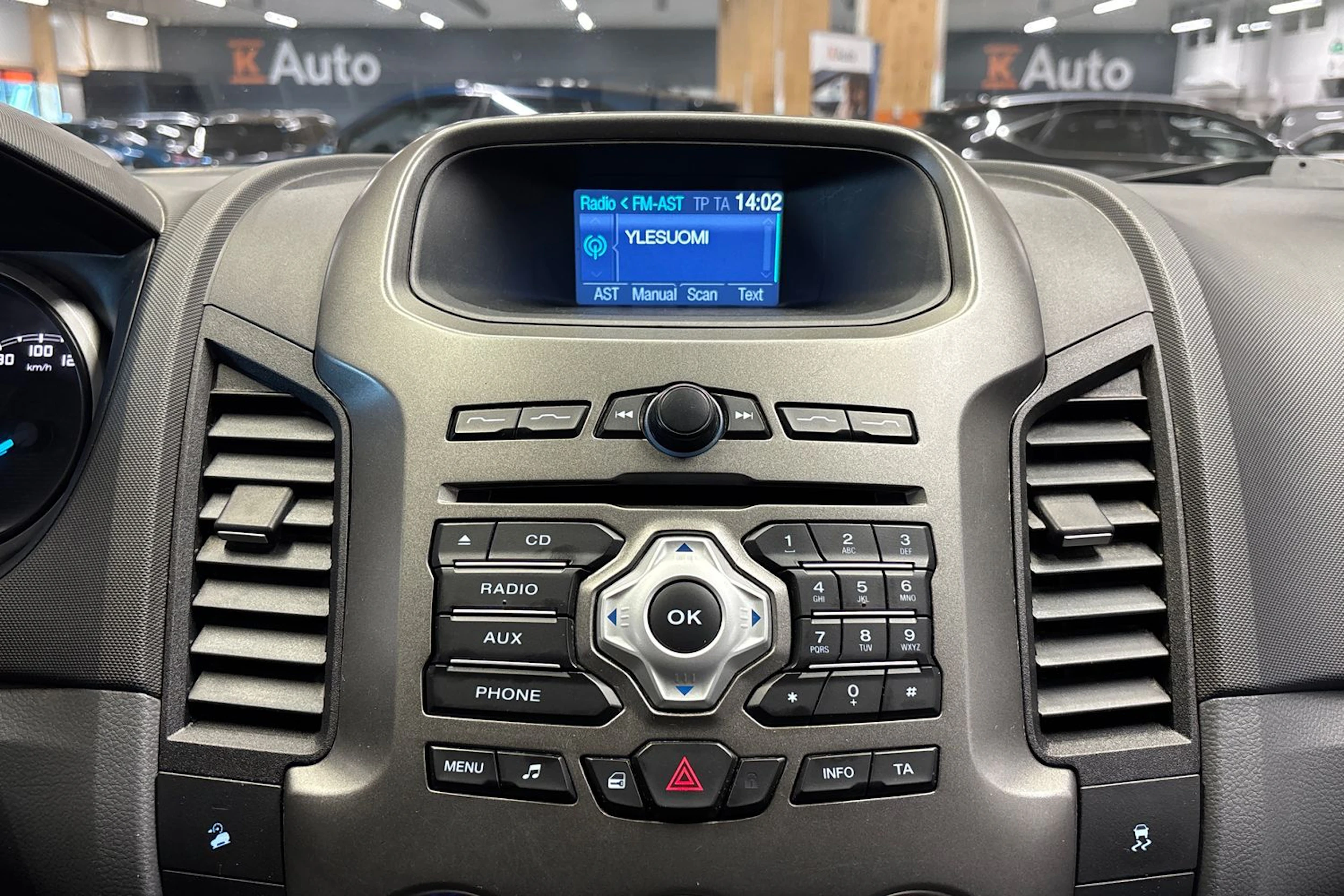 musta Ford Ranger 2013 kuva 20.