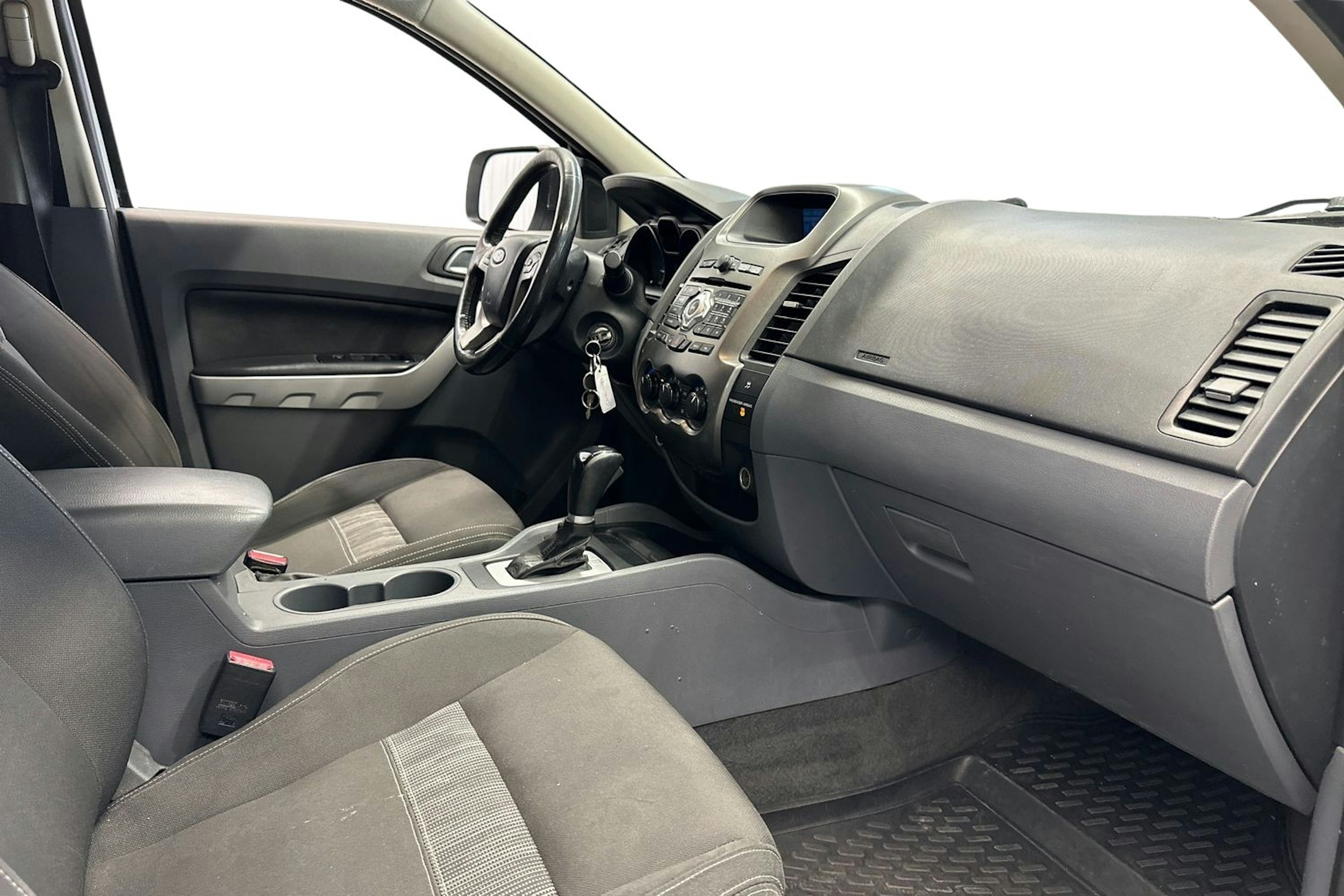 valkoinen Ford Ranger 2013 kuva 8.