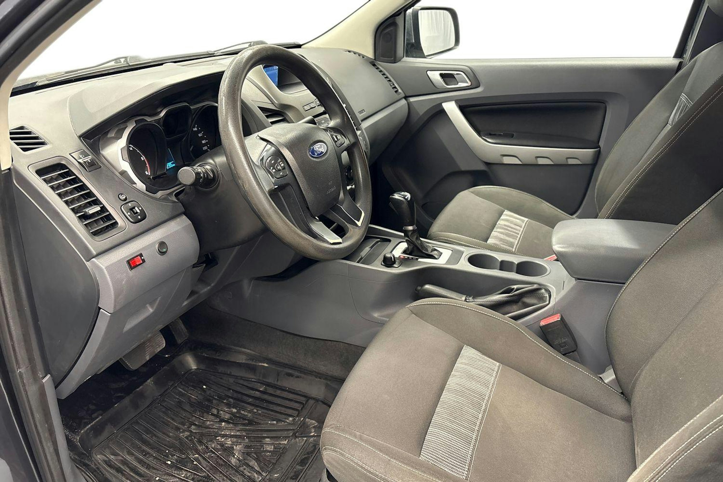 harmaa Ford Ranger 2013 kuva 8.