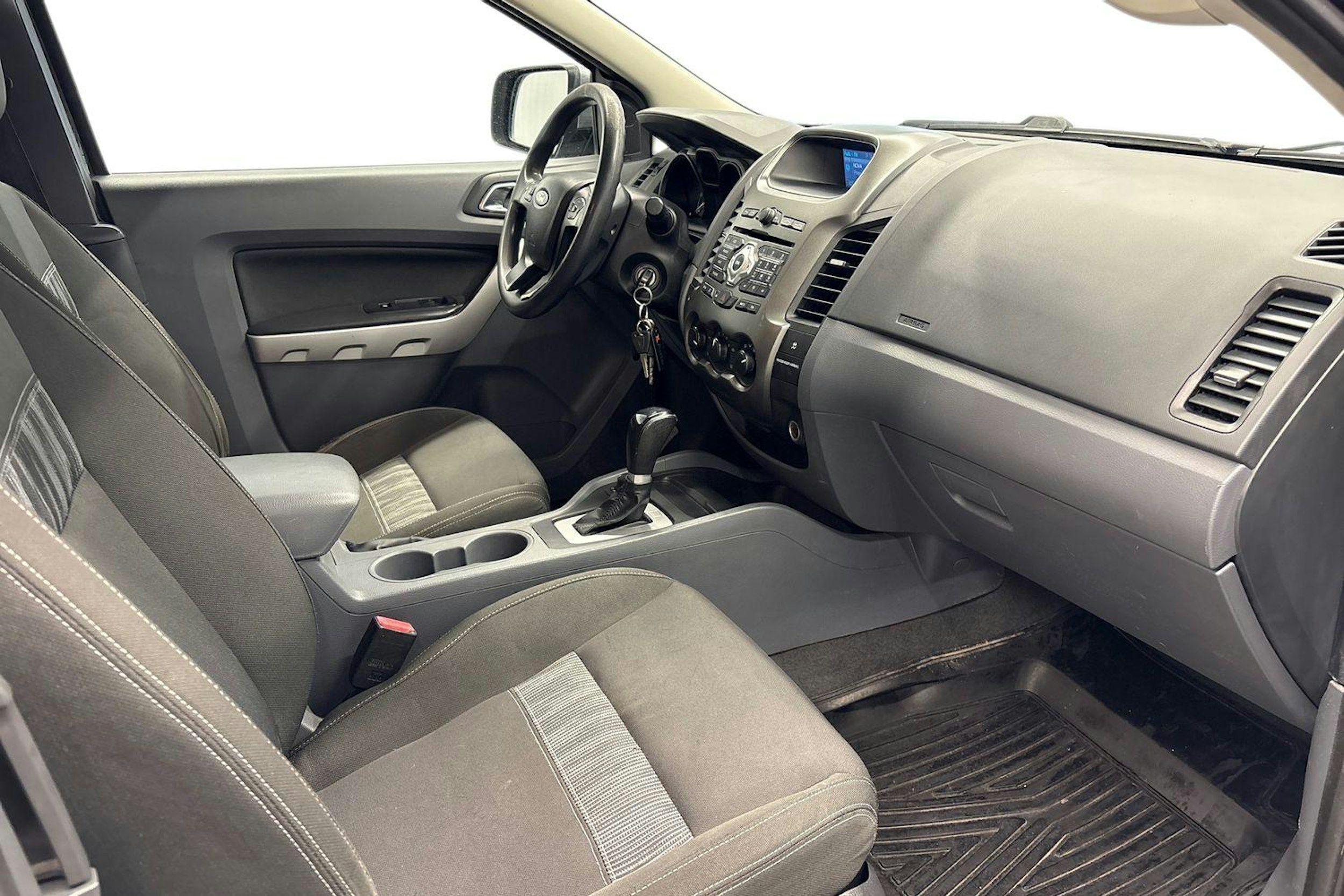 harmaa Ford Ranger 2013 kuva 9.