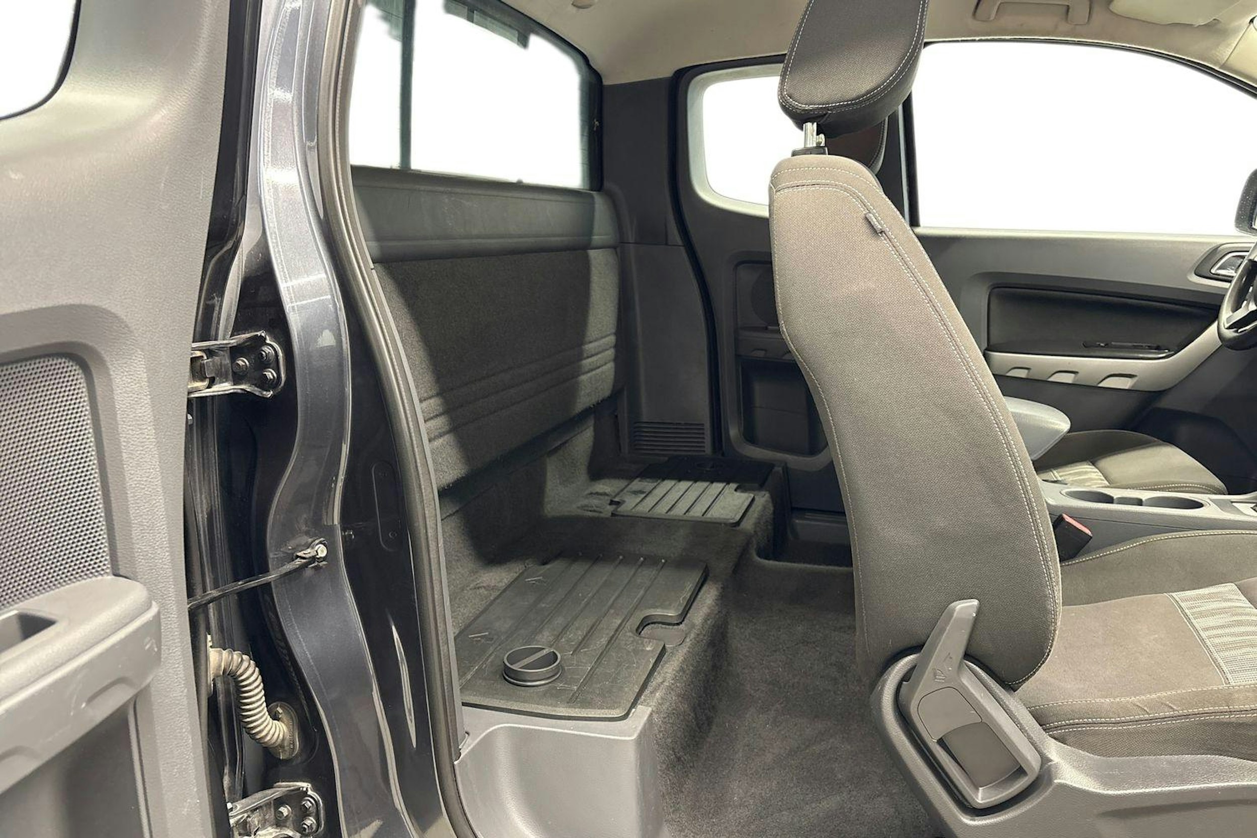 harmaa Ford Ranger 2013 kuva 11.