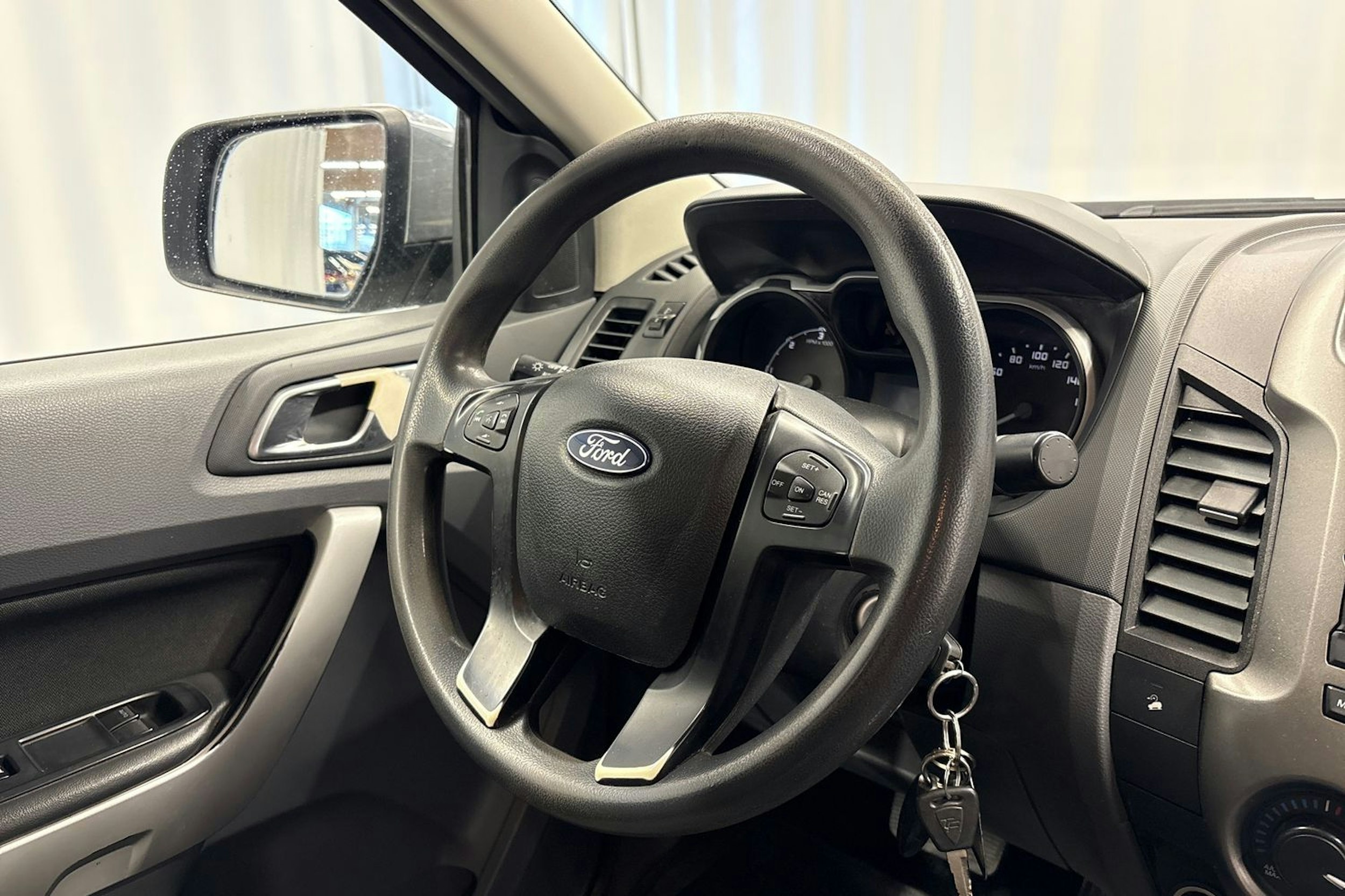 harmaa Ford Ranger 2013 kuva 13.