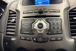 harmaa Ford Ranger 2013 kuva 22.