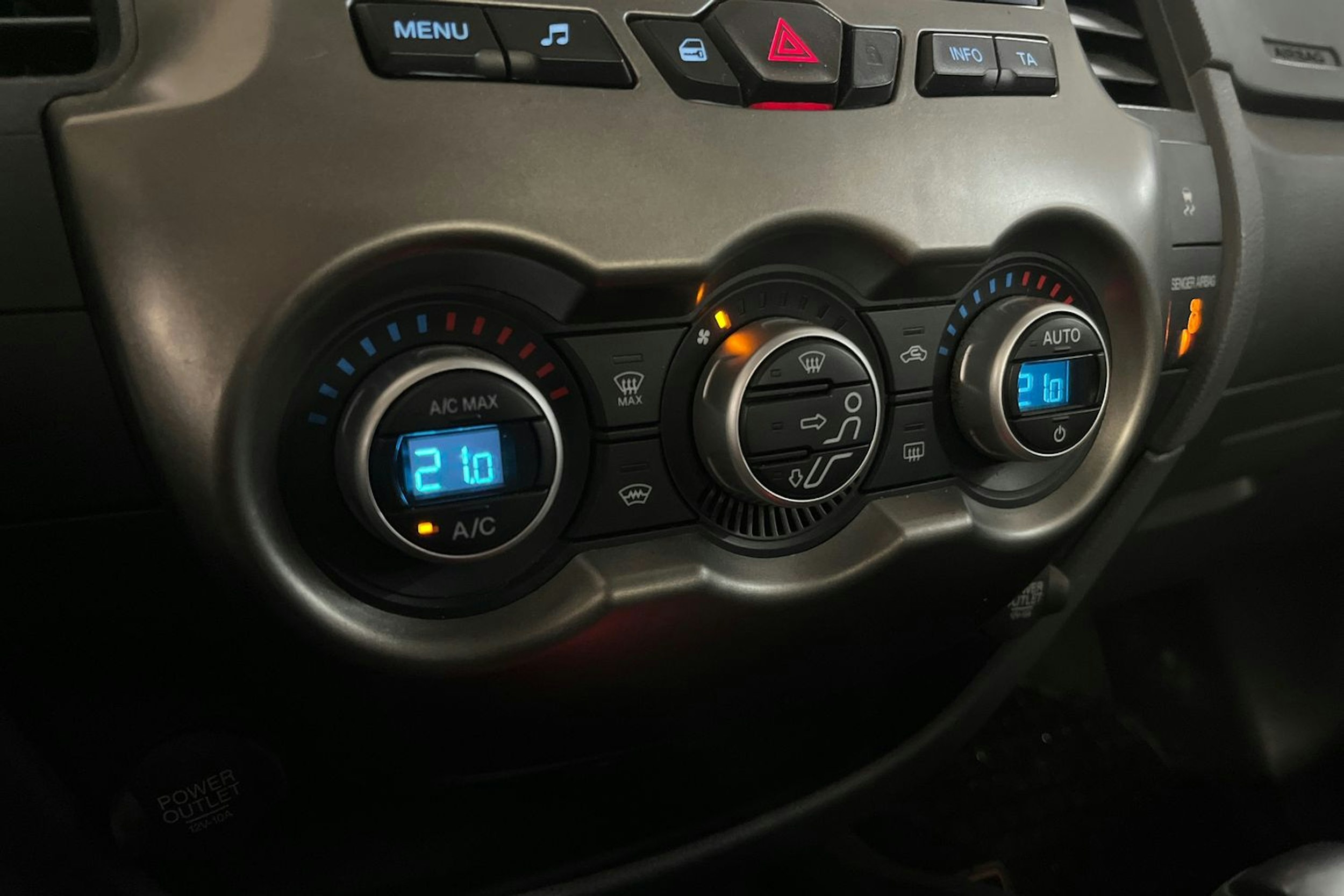 Sininen Ford Ranger 2013 kuva 17.