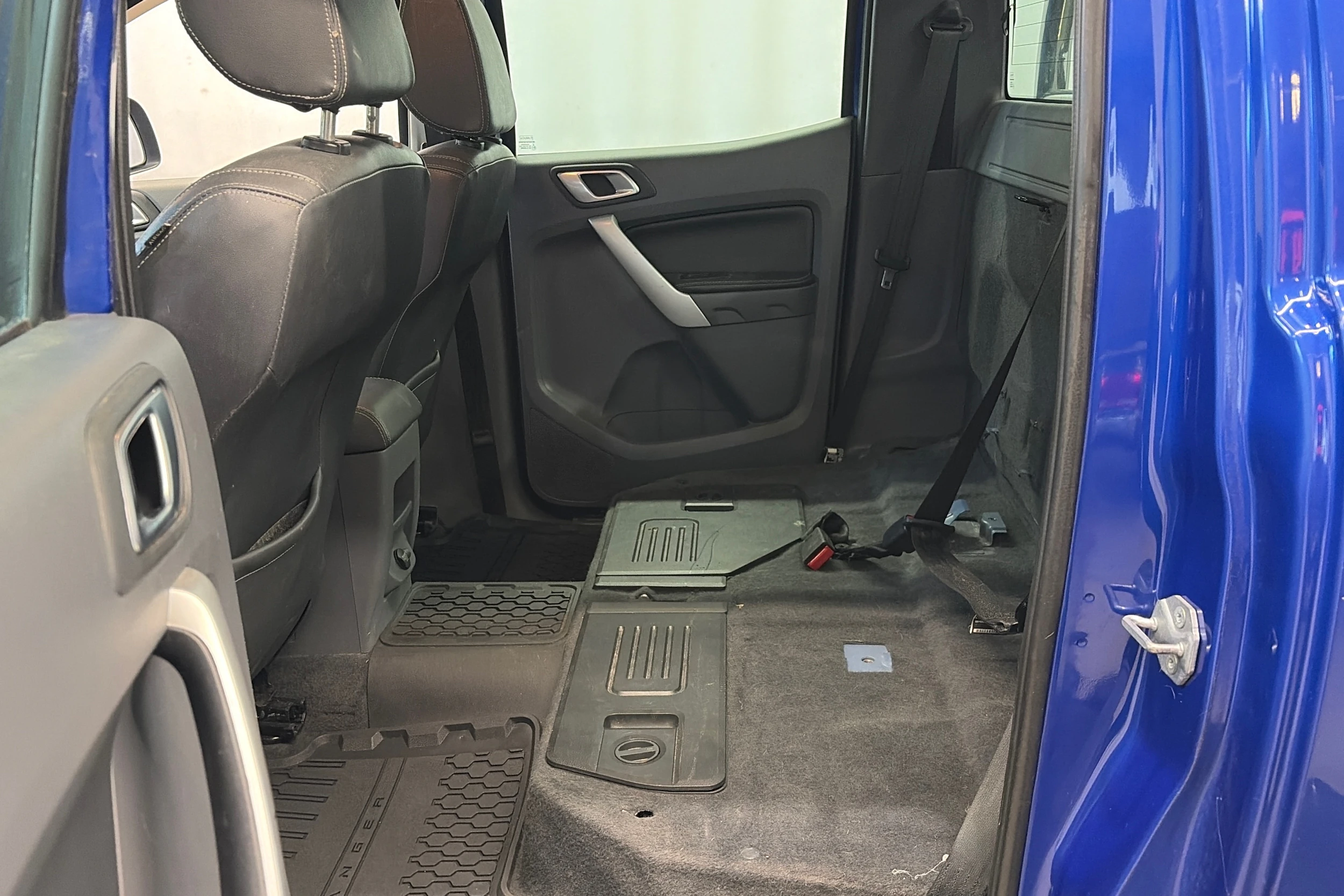 sininen Ford Ranger 2013 kuva 13.