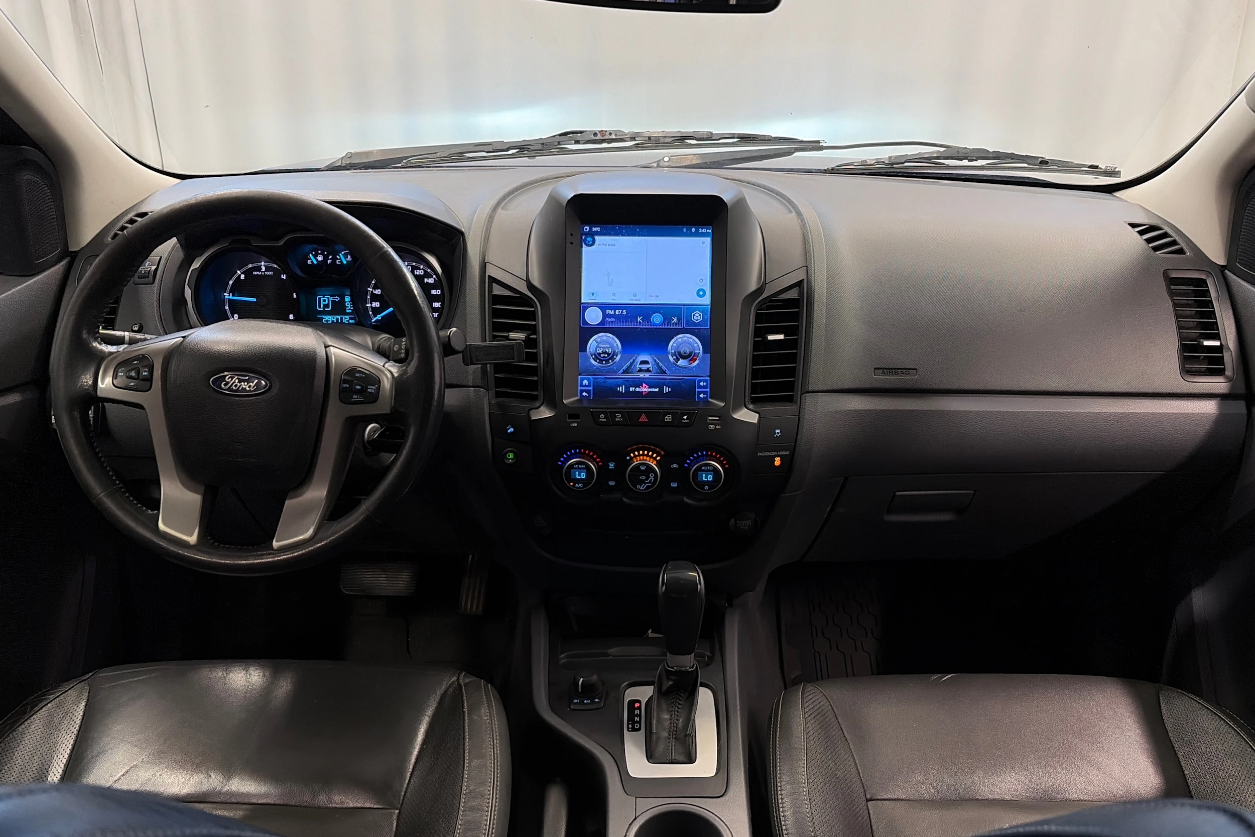 sininen Ford Ranger 2013 kuva 14.