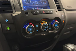 sininen Ford Ranger 2013 kuva 16.