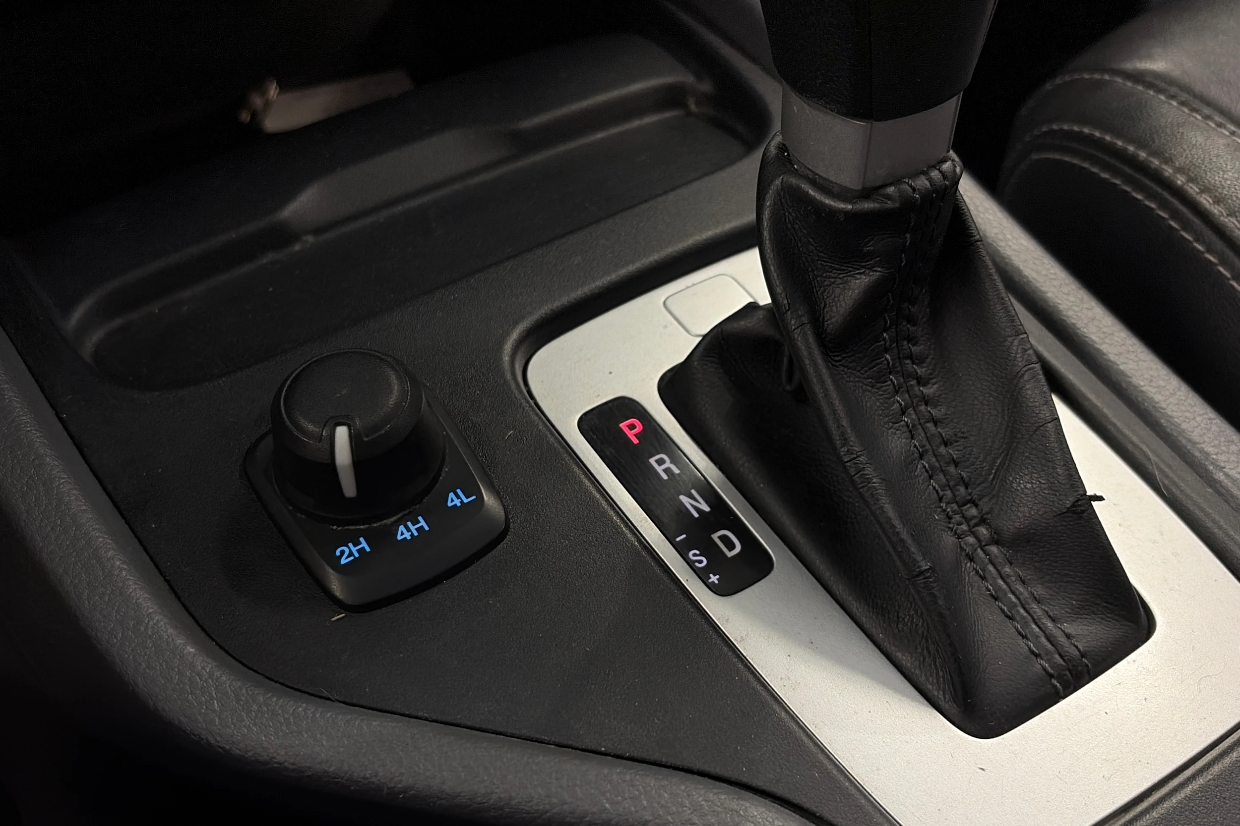 sininen Ford Ranger 2013 kuva 19.