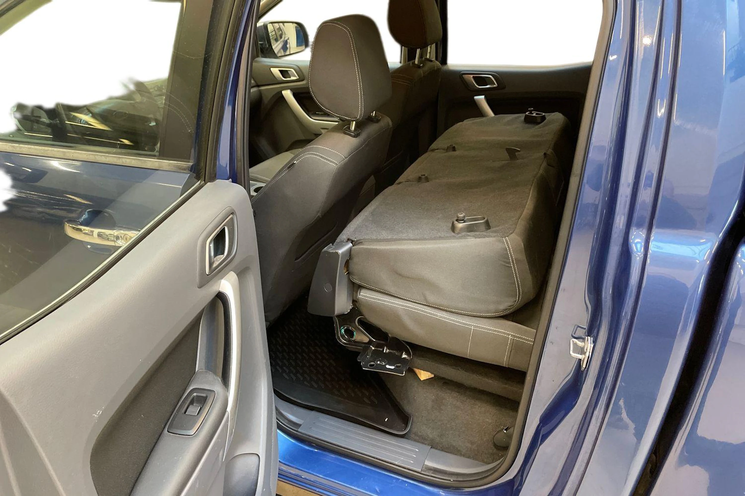 sininen Ford Ranger 2013 kuva 8.