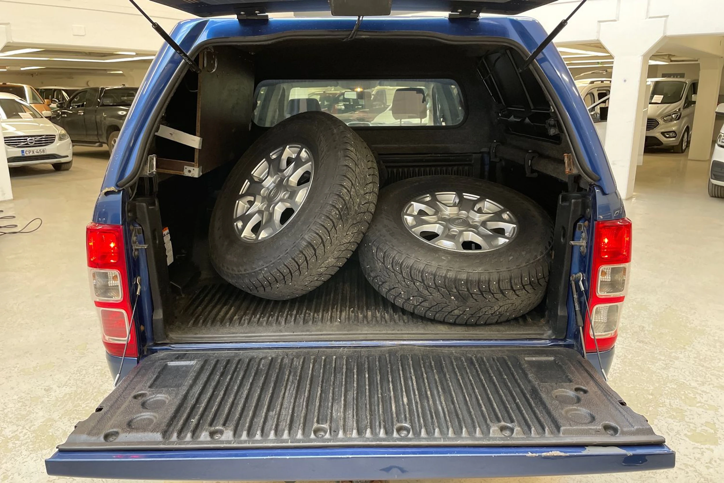 sininen Ford Ranger 2013 kuva 17.