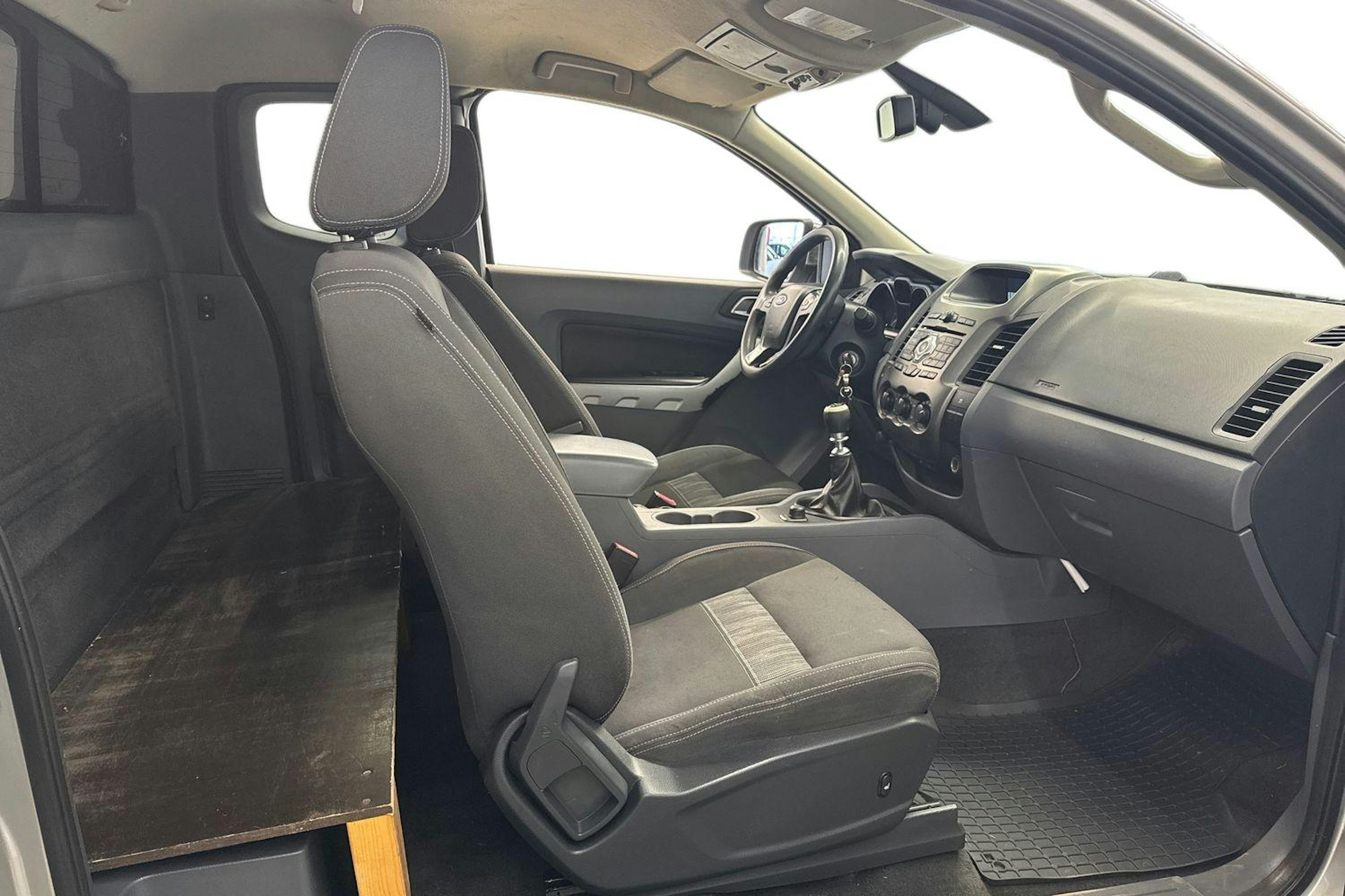 harmaa Ford Ranger 2013 kuva 7.