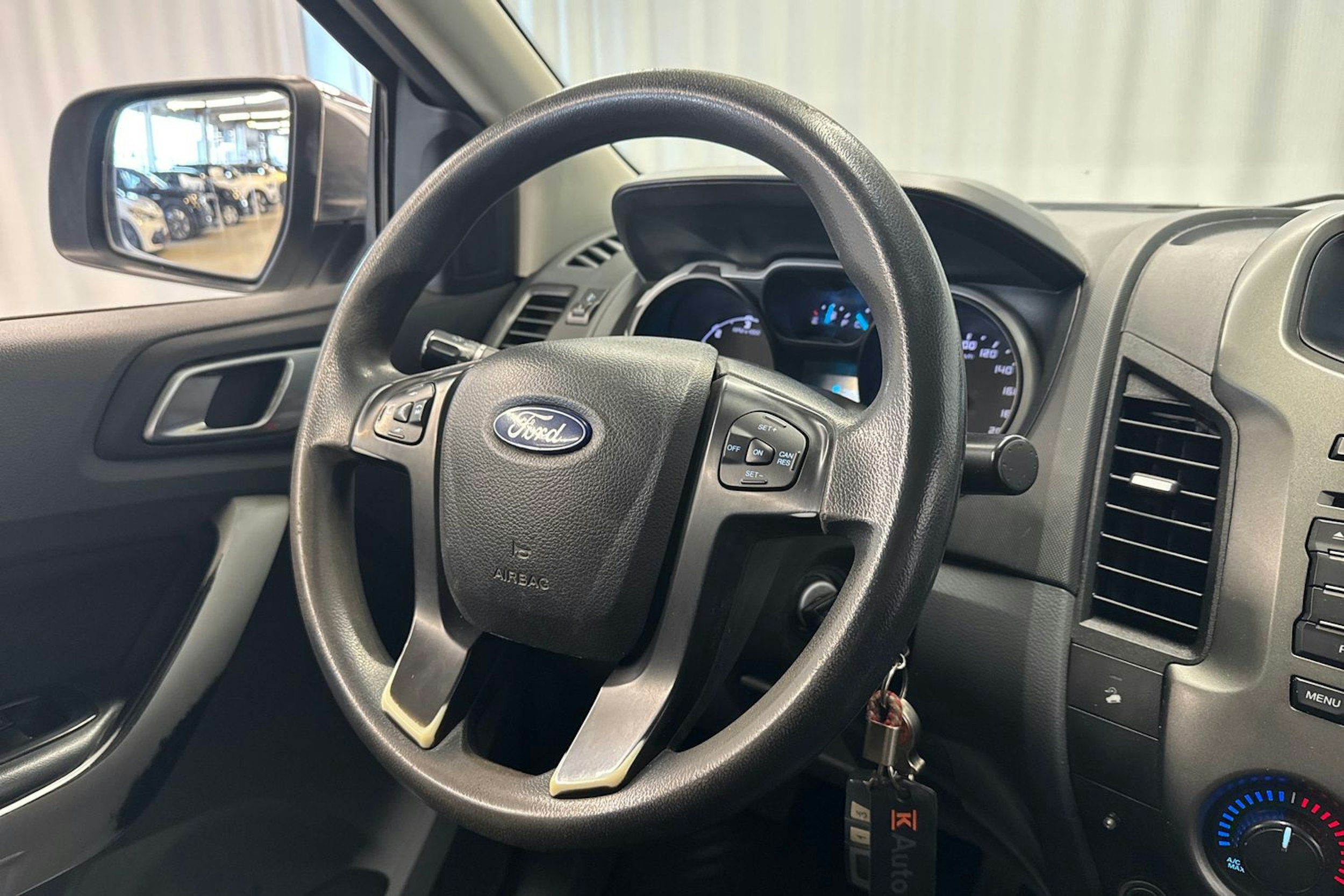 harmaa Ford Ranger 2013 kuva 11.