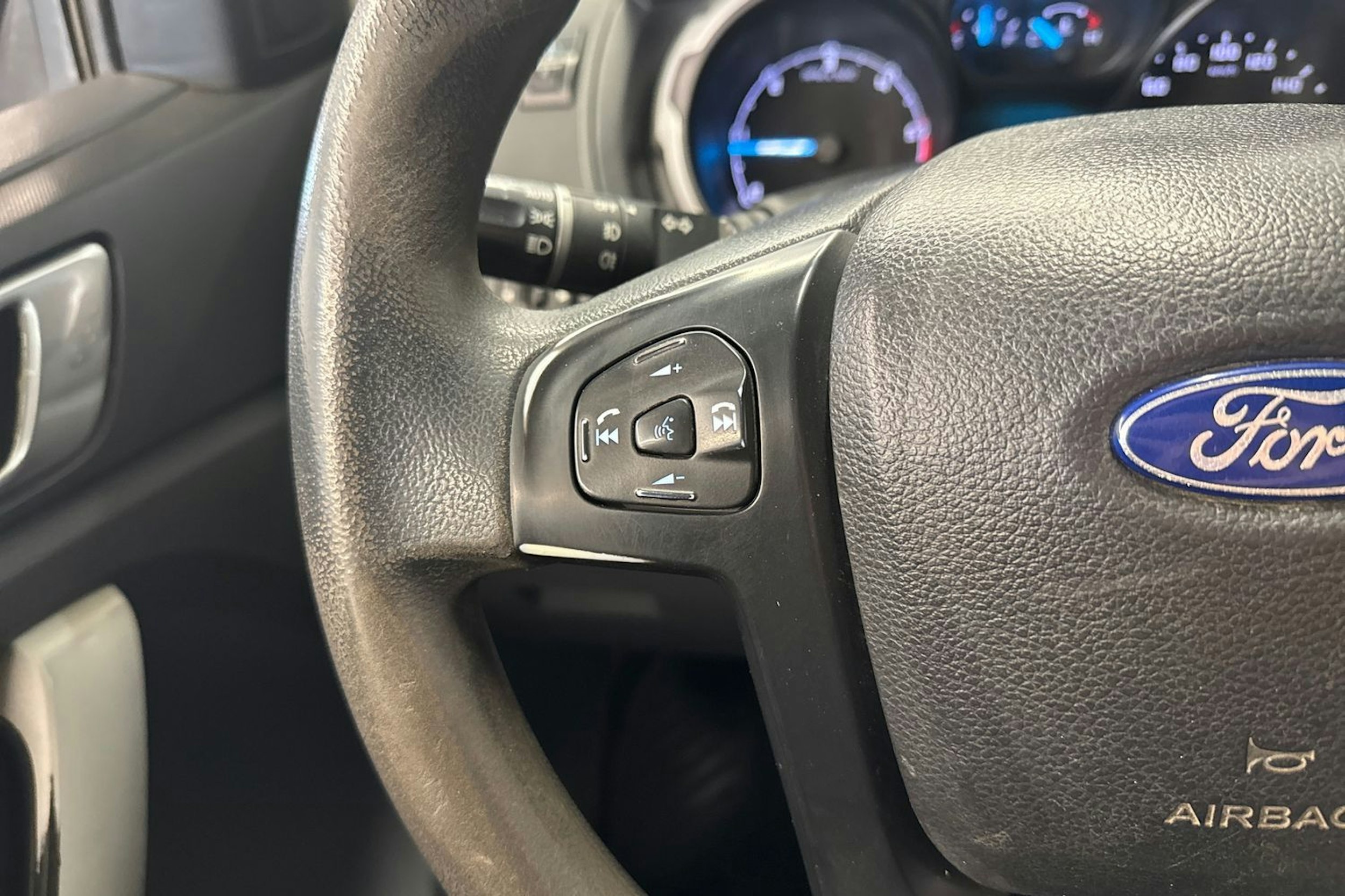 harmaa Ford Ranger 2013 kuva 13.