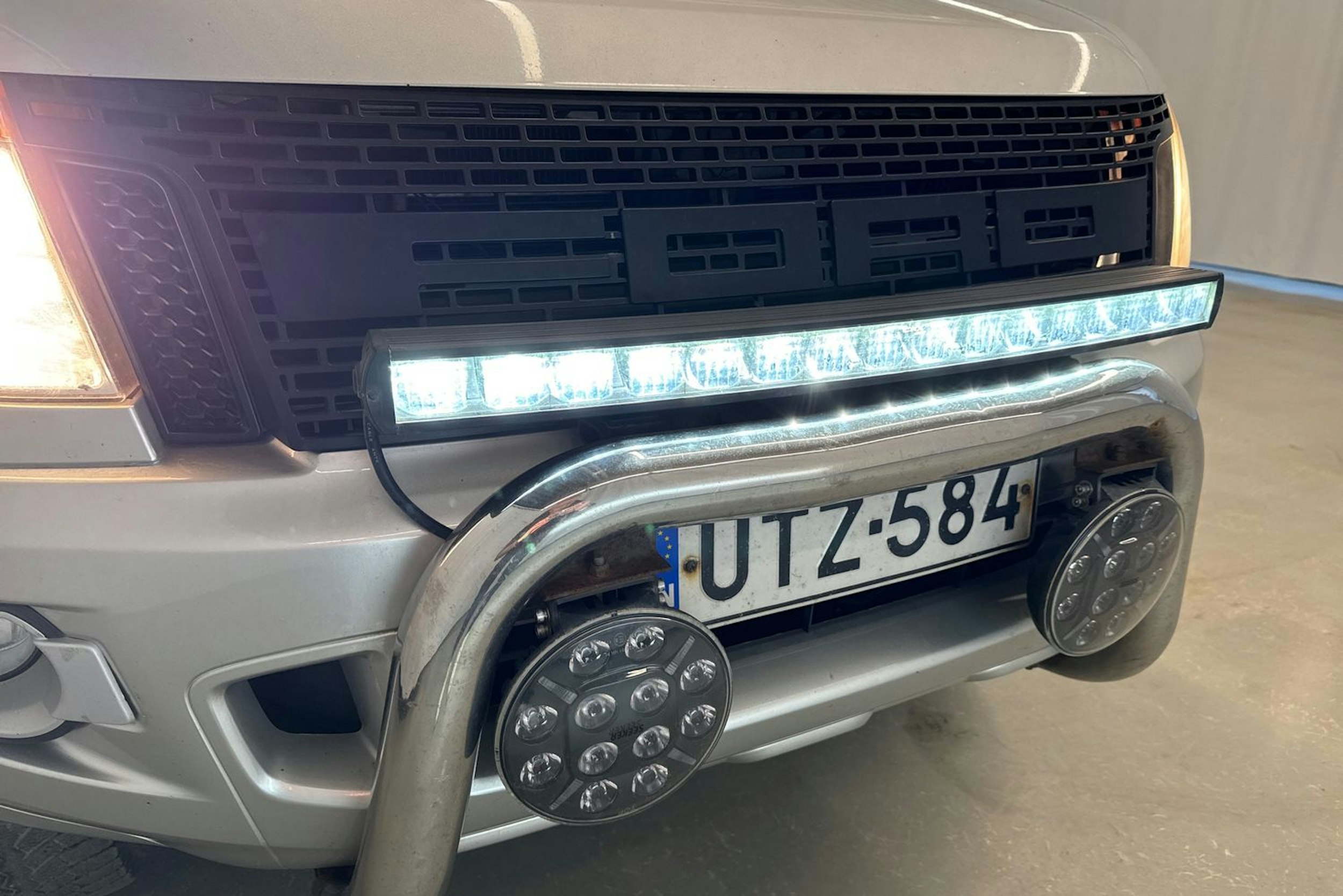 harmaa Ford Ranger 2013 kuva 26.