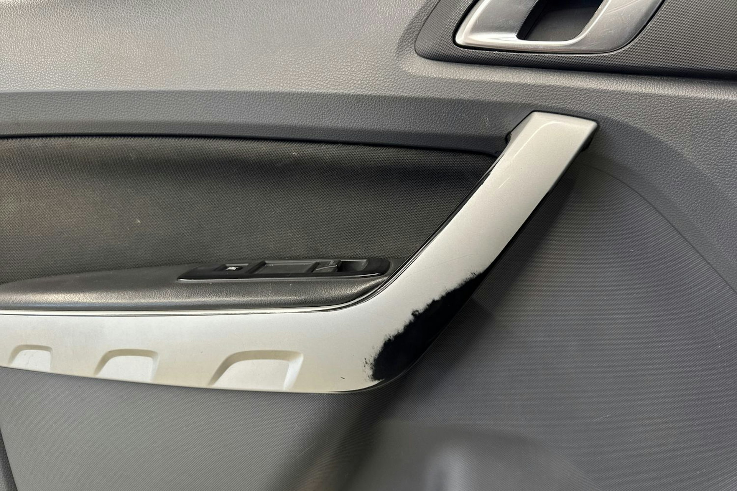 harmaa Ford Ranger 2013 kuva 34.