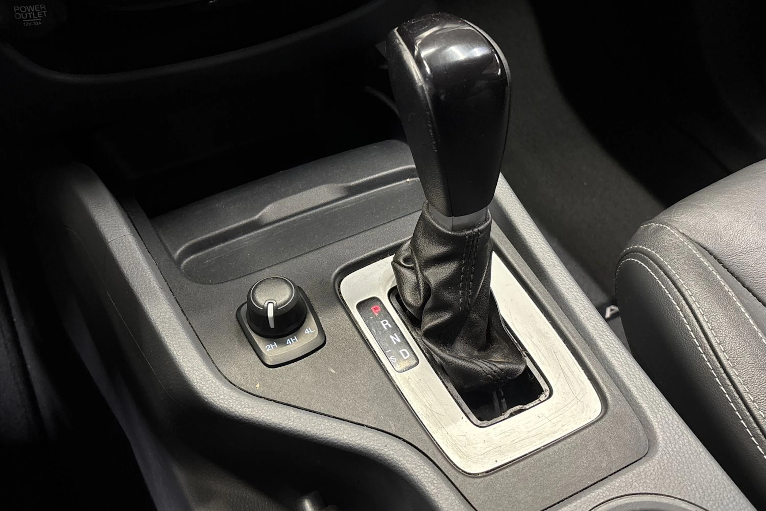 Musta Ford RANGER 2014 kuva 21.