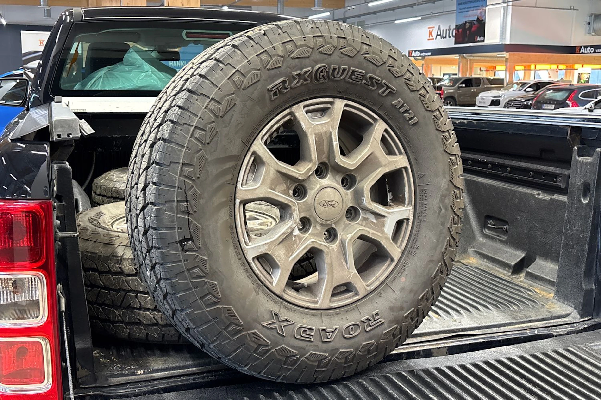 Musta Ford RANGER 2014 kuva 26.