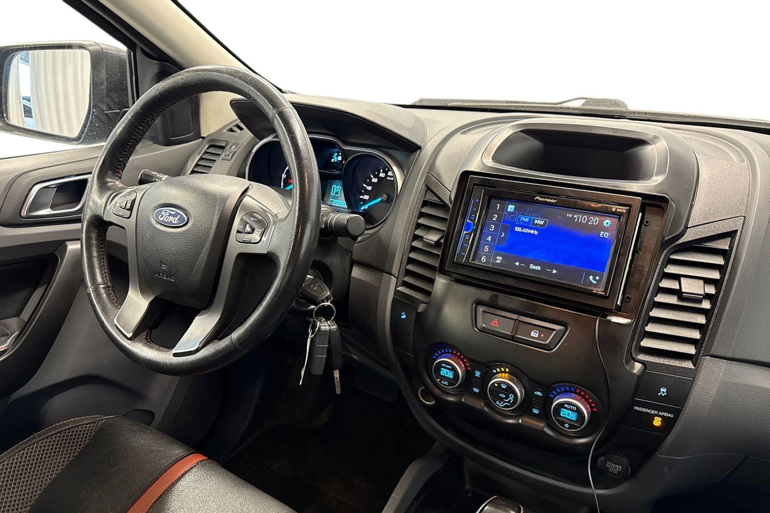 harmaa Ford Ranger 2014 kuva 11.